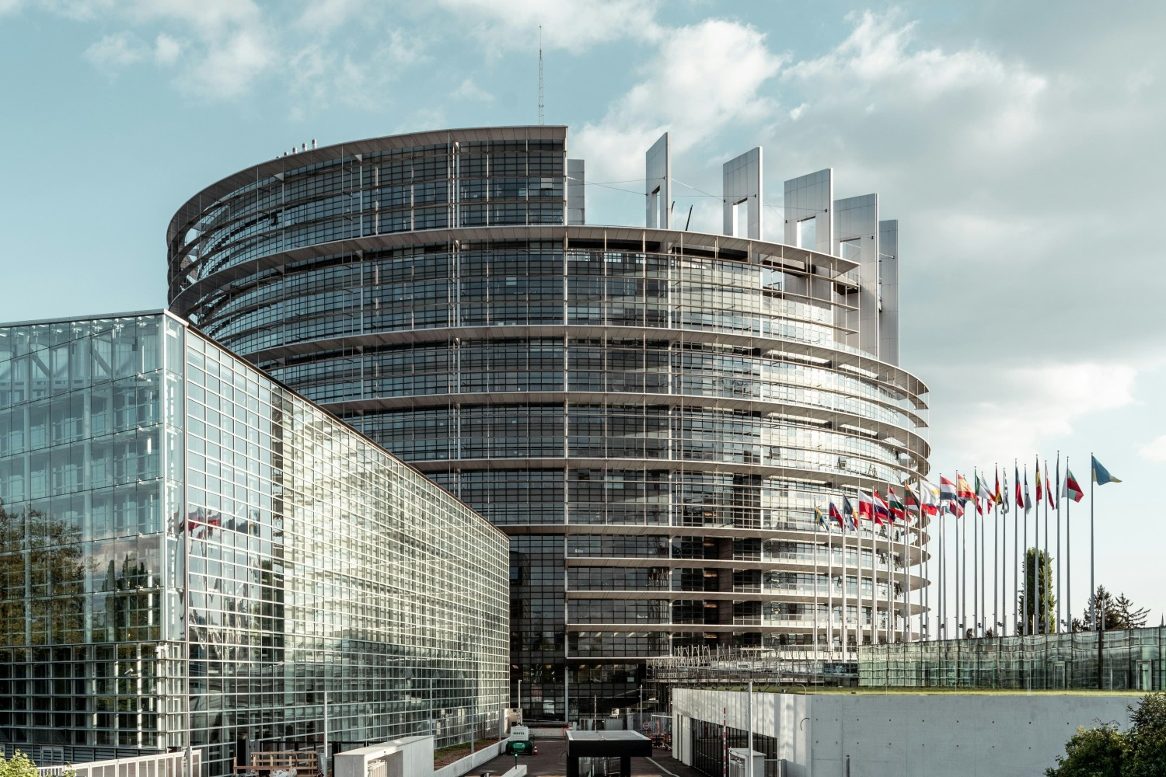 european-parliament-building-eu-010825.jpg