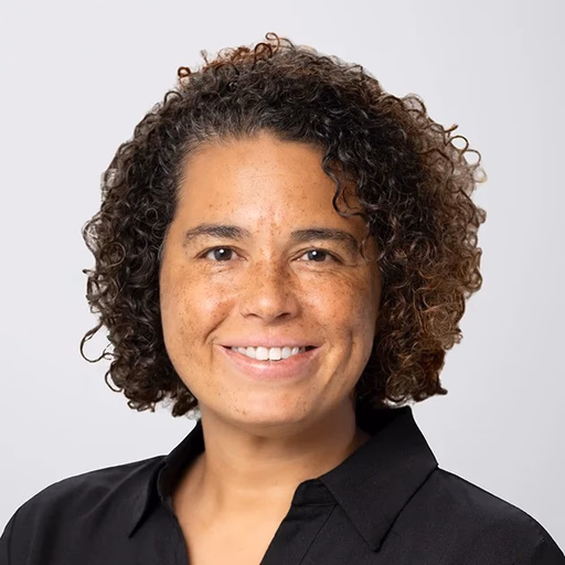 headshot of Kim-An Hernandez