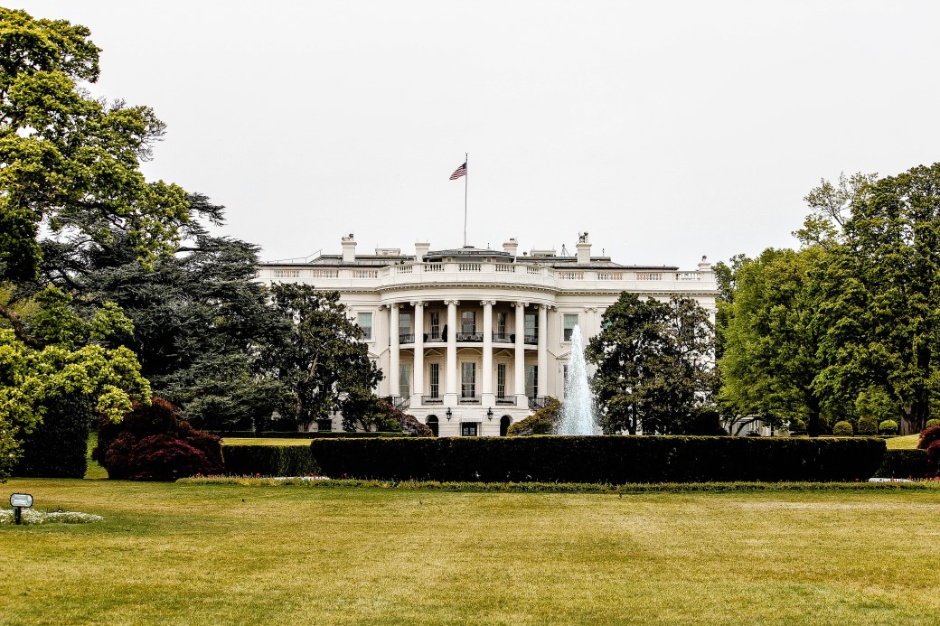 white-house-grass-US.jpg