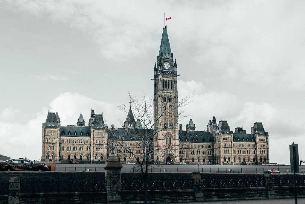 canadian-parliament-hill-Canada.jpg