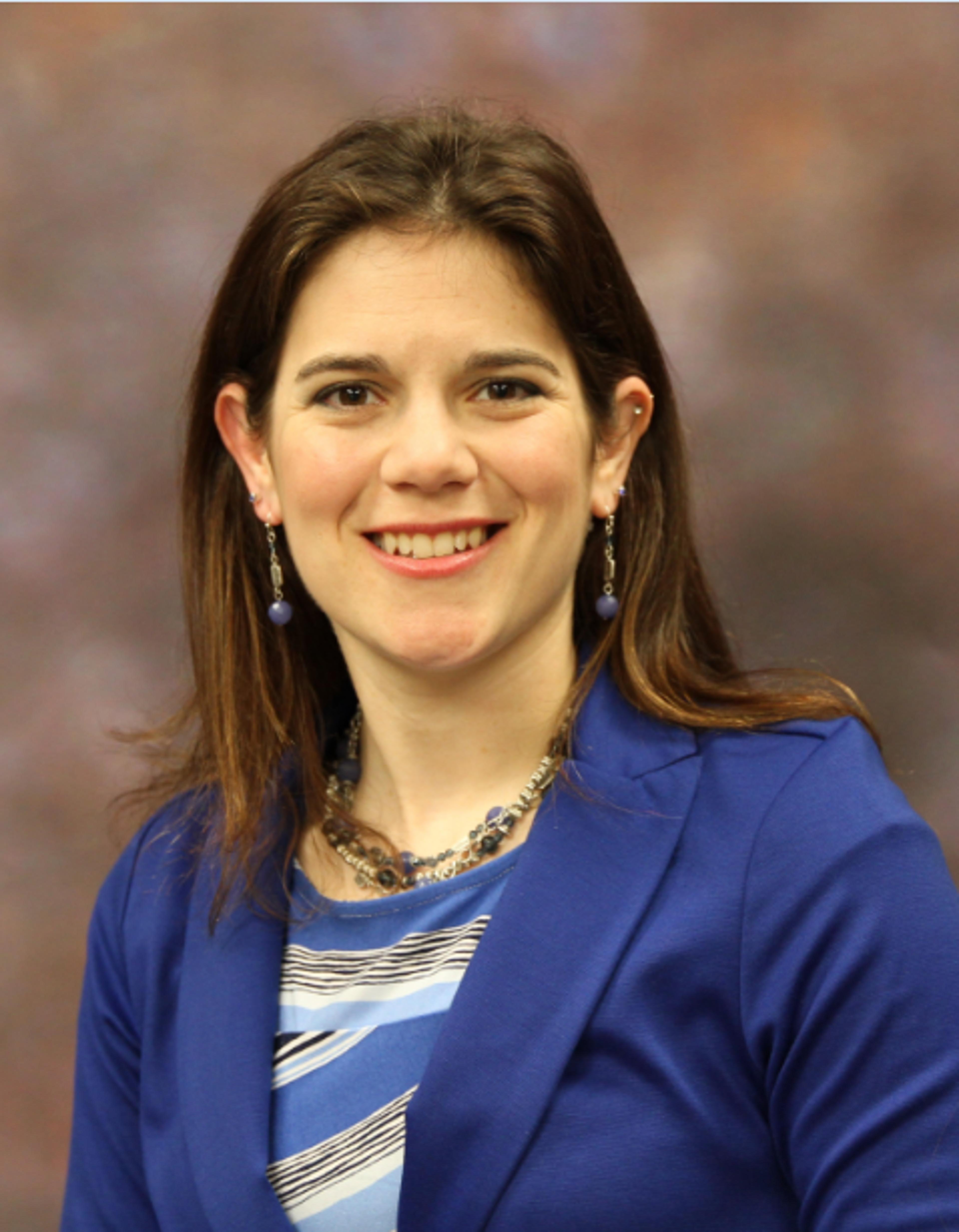 headshot of Brandi VanLeeuwen