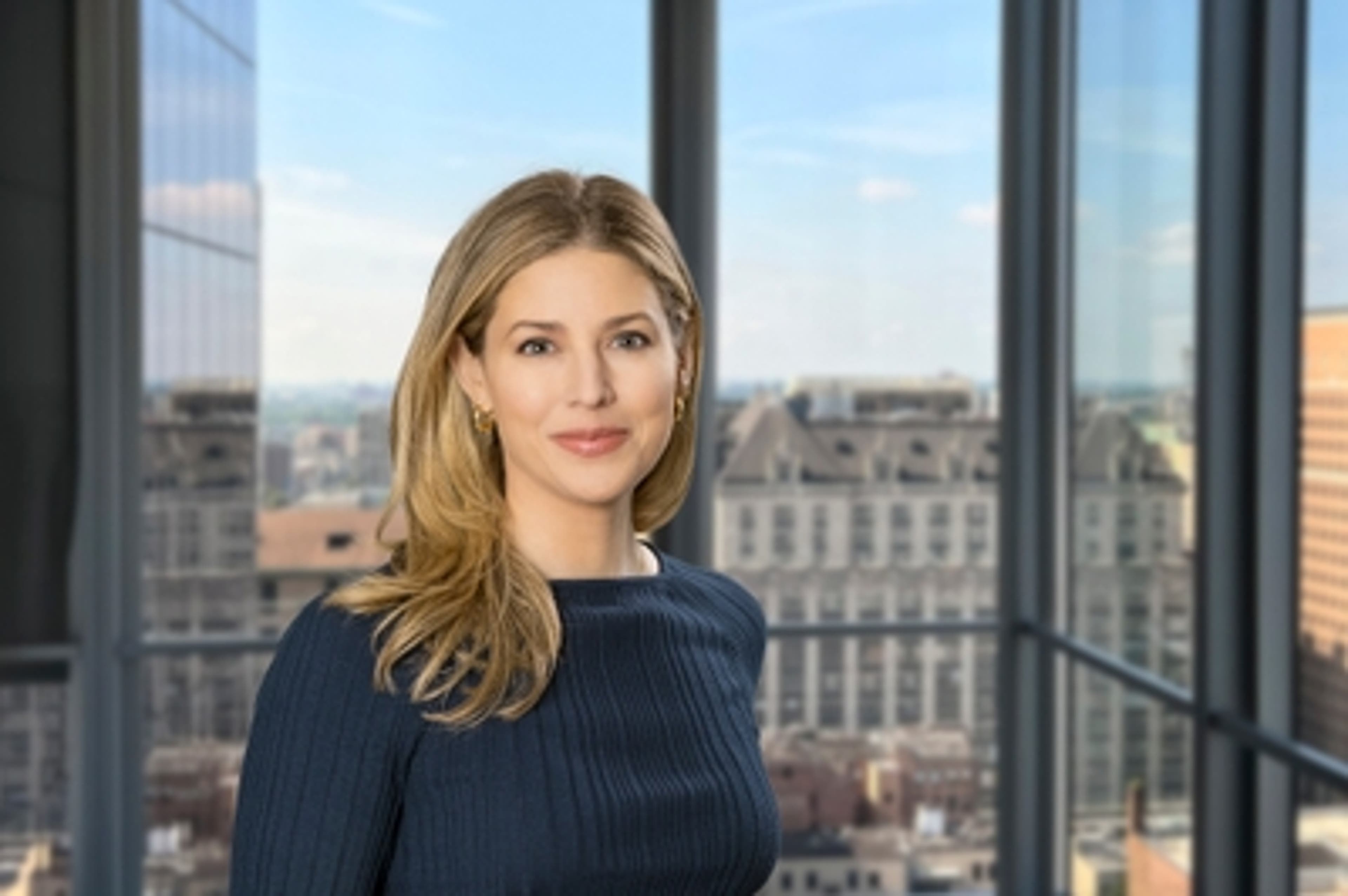 headshot of Laura Weiss