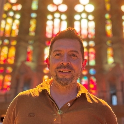 headshot of Elias Corona