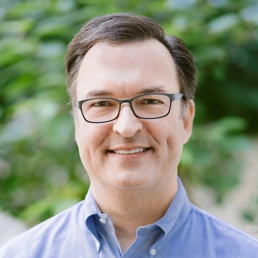 headshot of Mike Hintze