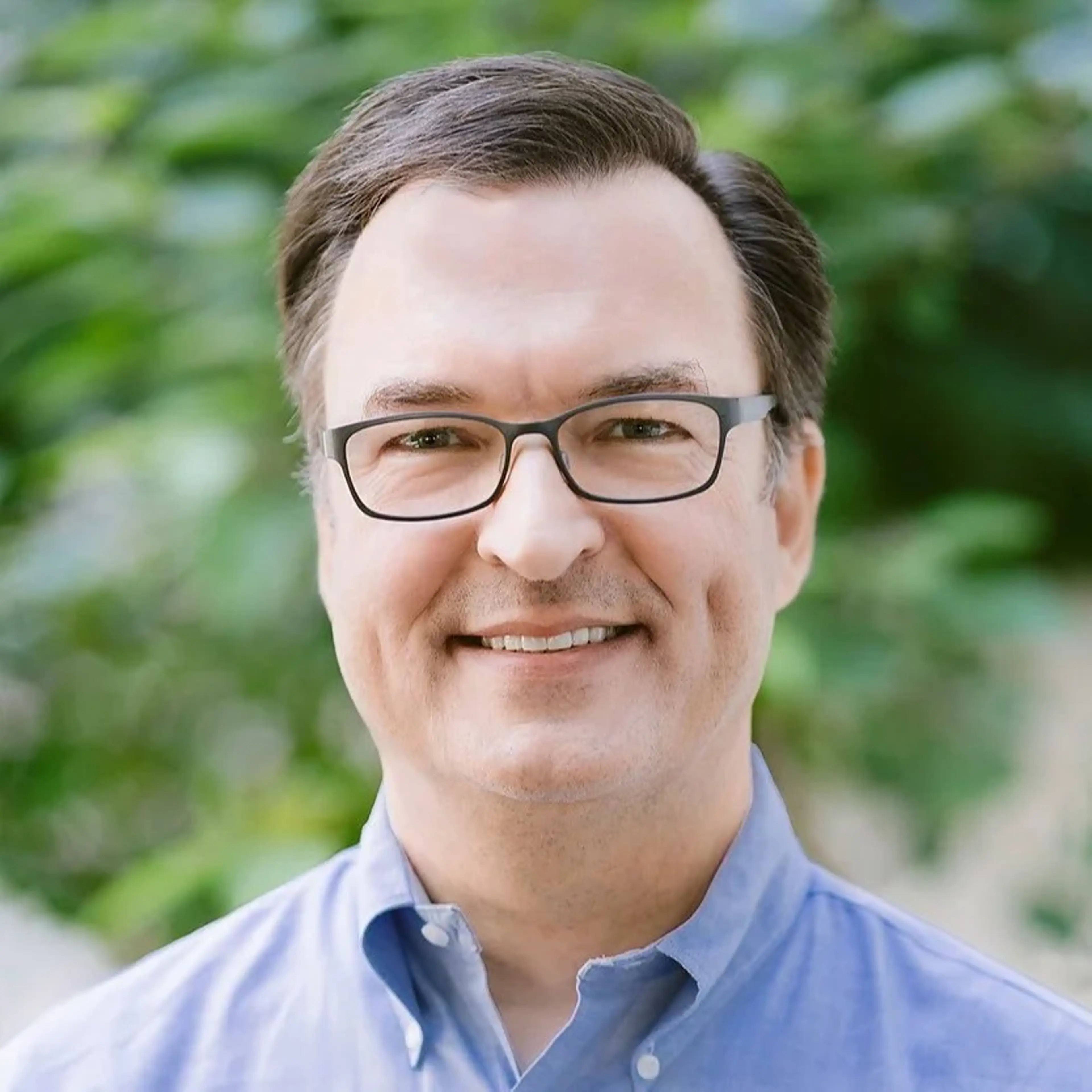 headshot of Mike Hintze