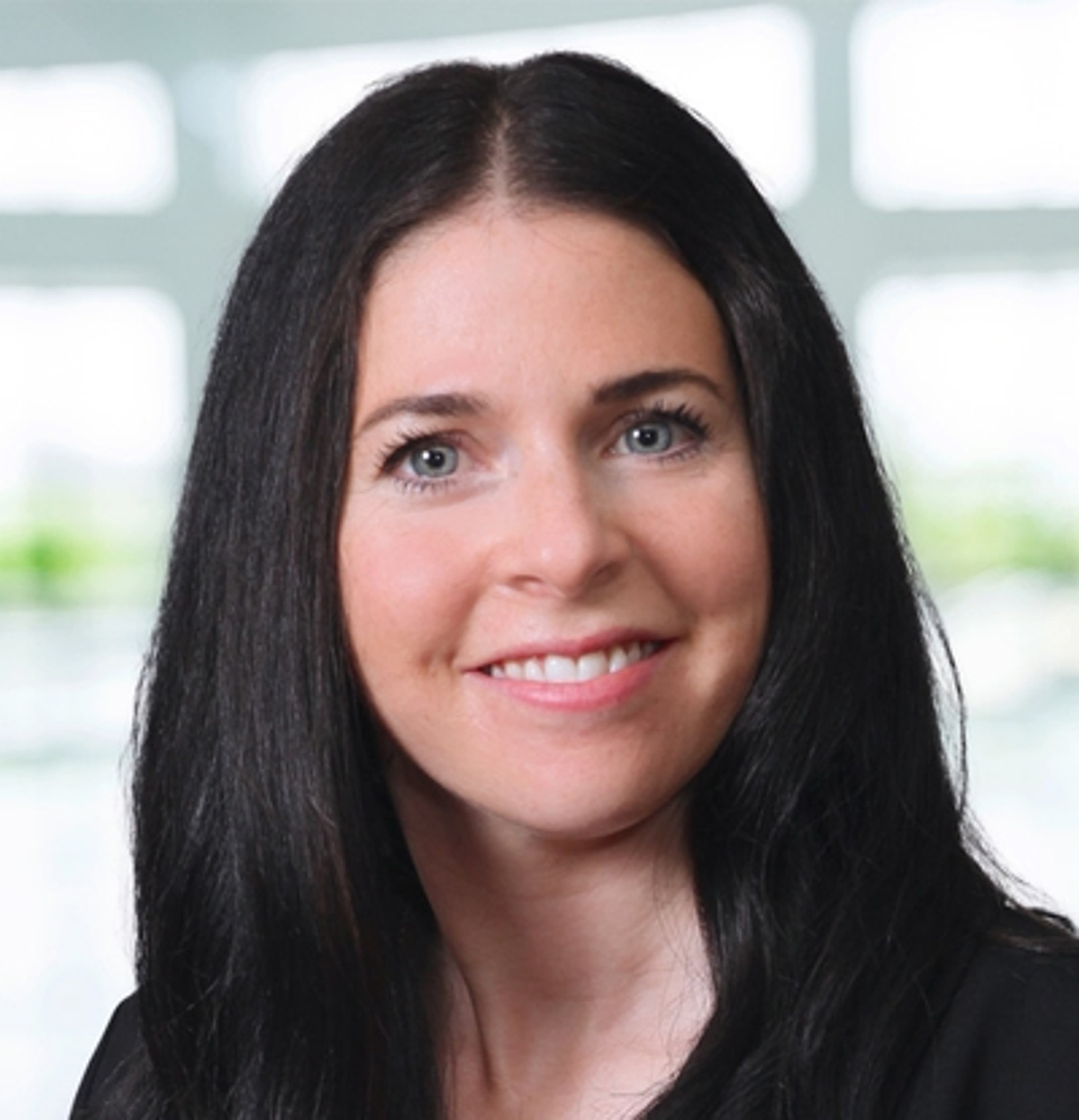 headshot of Erin Schachter