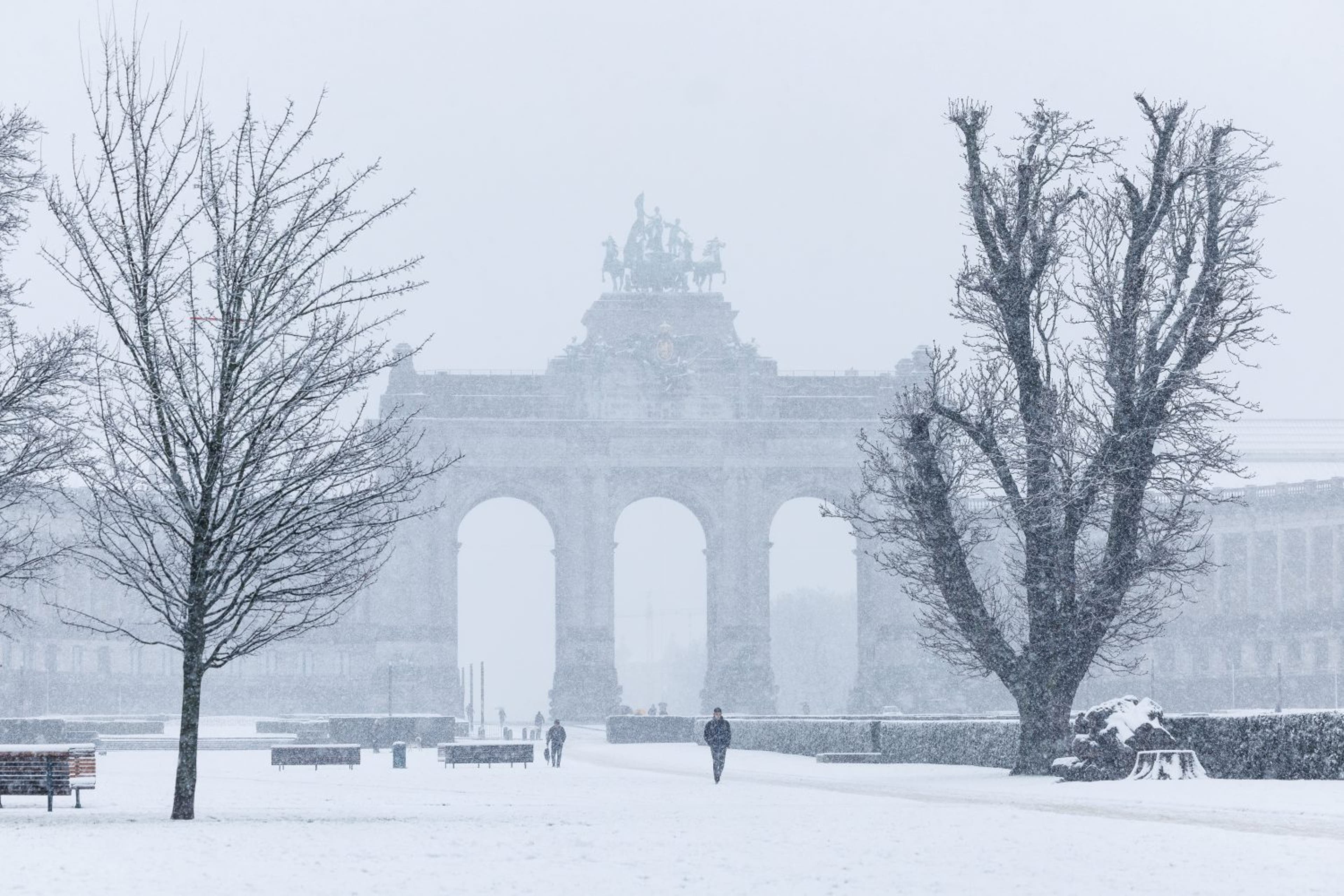 brussles-snowy-arch-eu-08202572.jpg