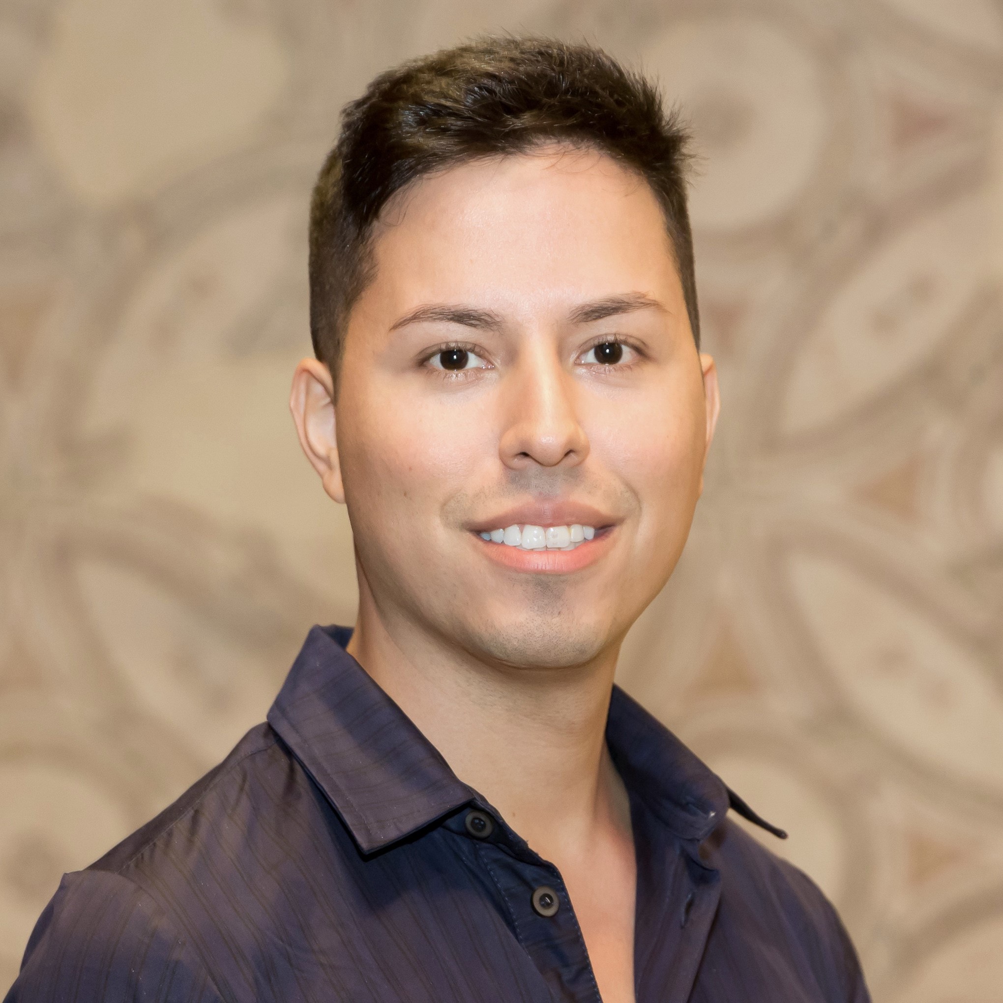 headshot of Amir Noy