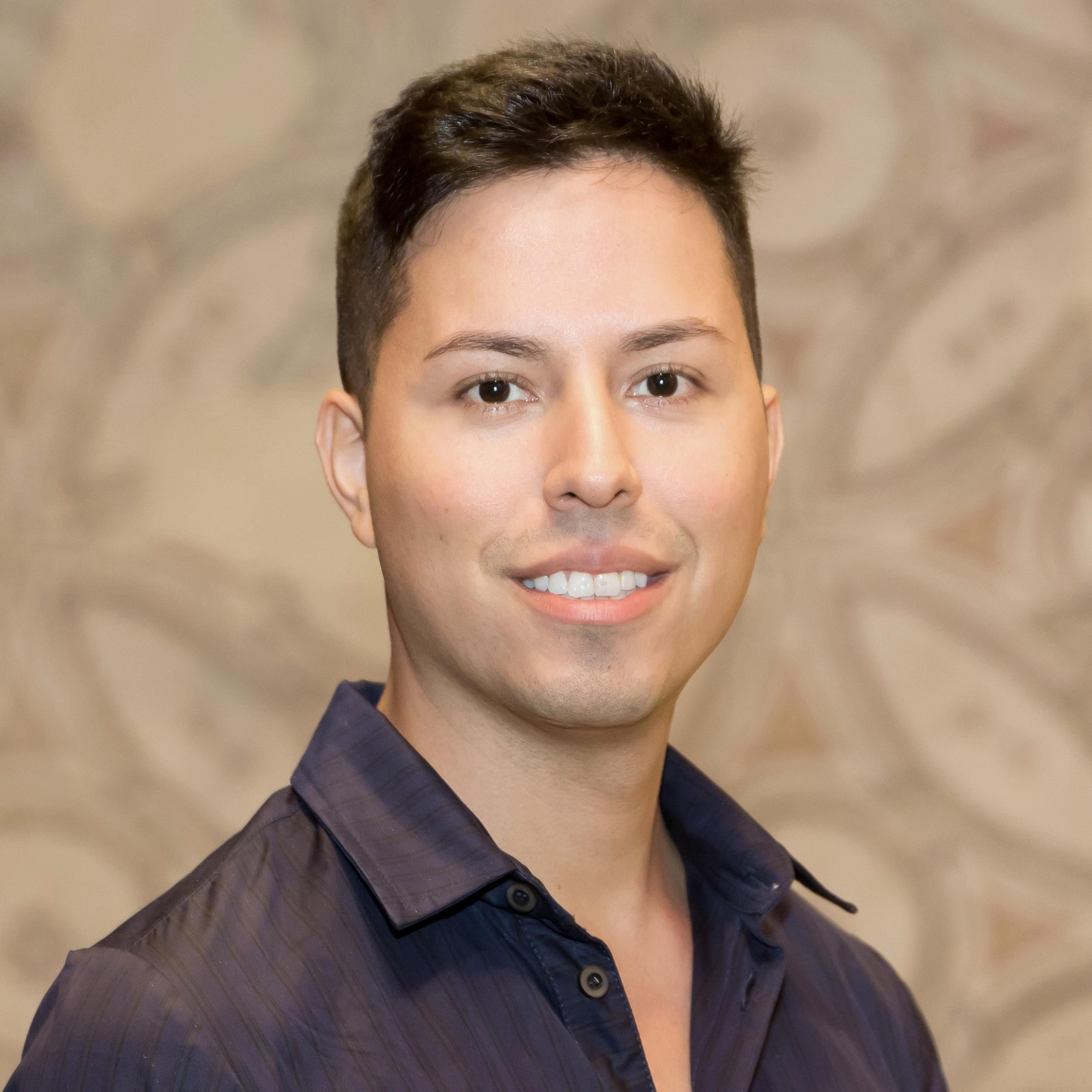 headshot of Amir Noy