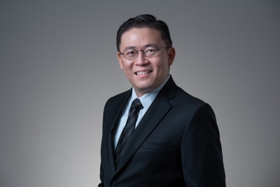 headshot of Steve Tan