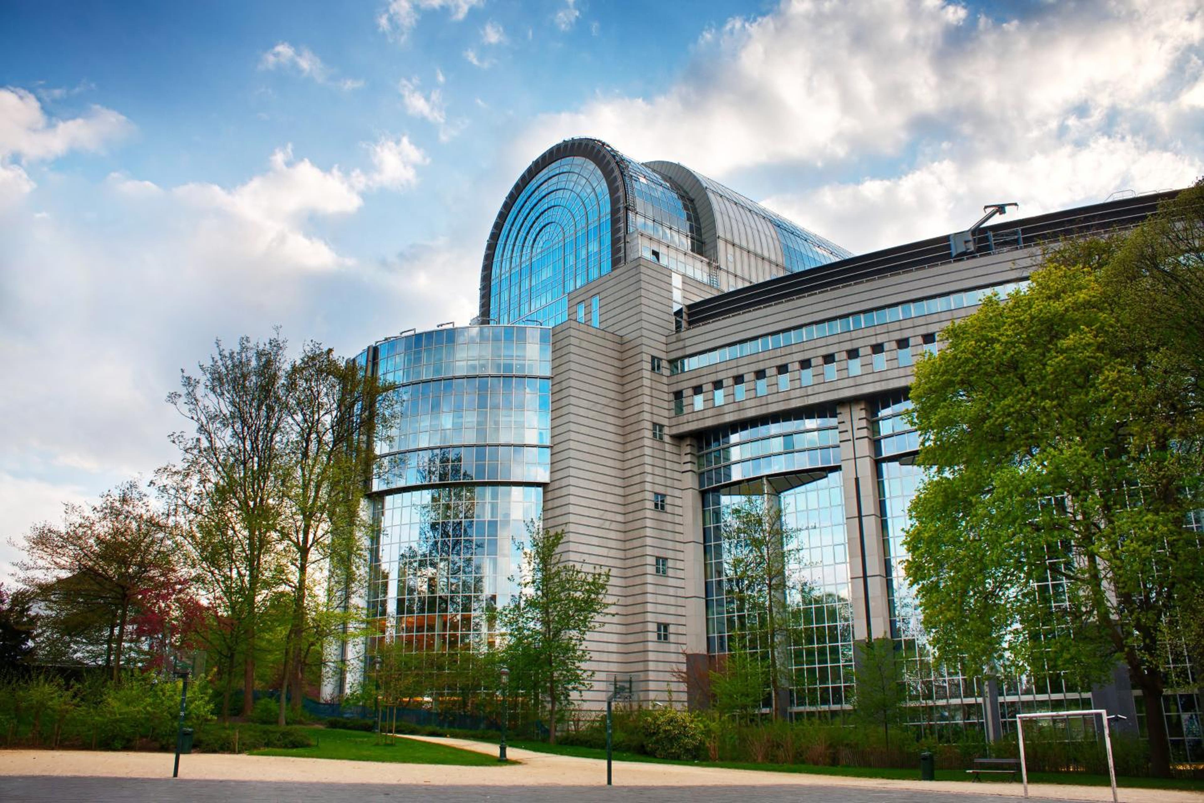 european-parliament-building-eu-08202572.jpg