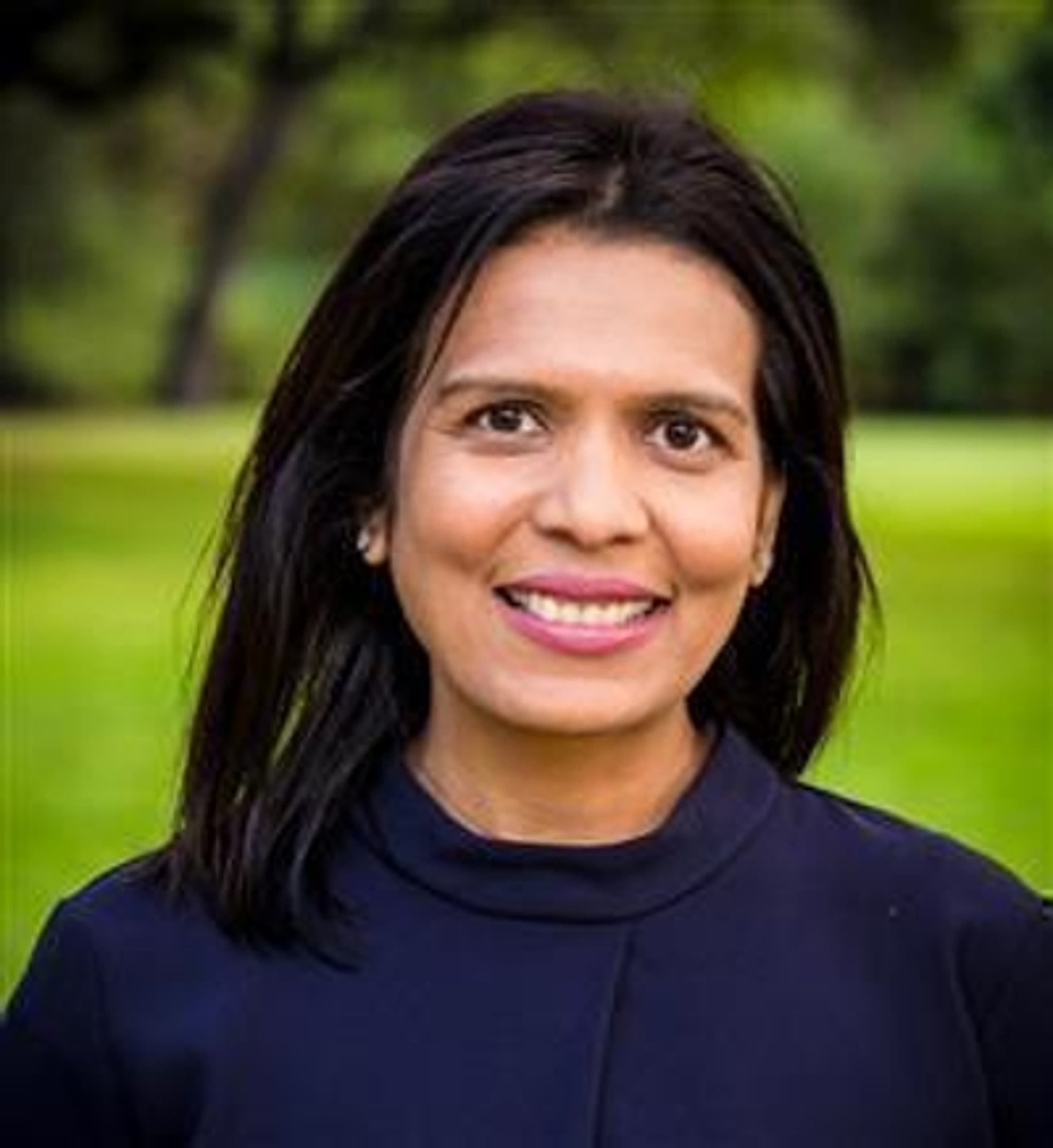 headshot of Sakina Sharp