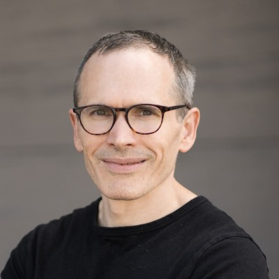 headshot of Josh Schwartz