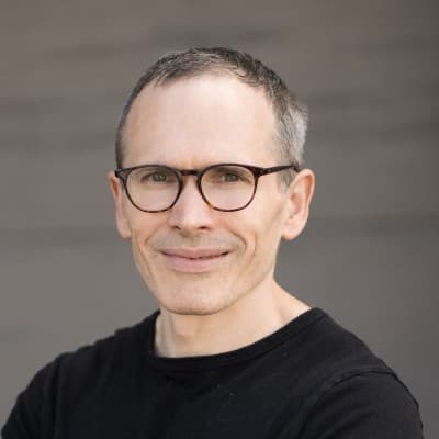 headshot of Josh Schwartz