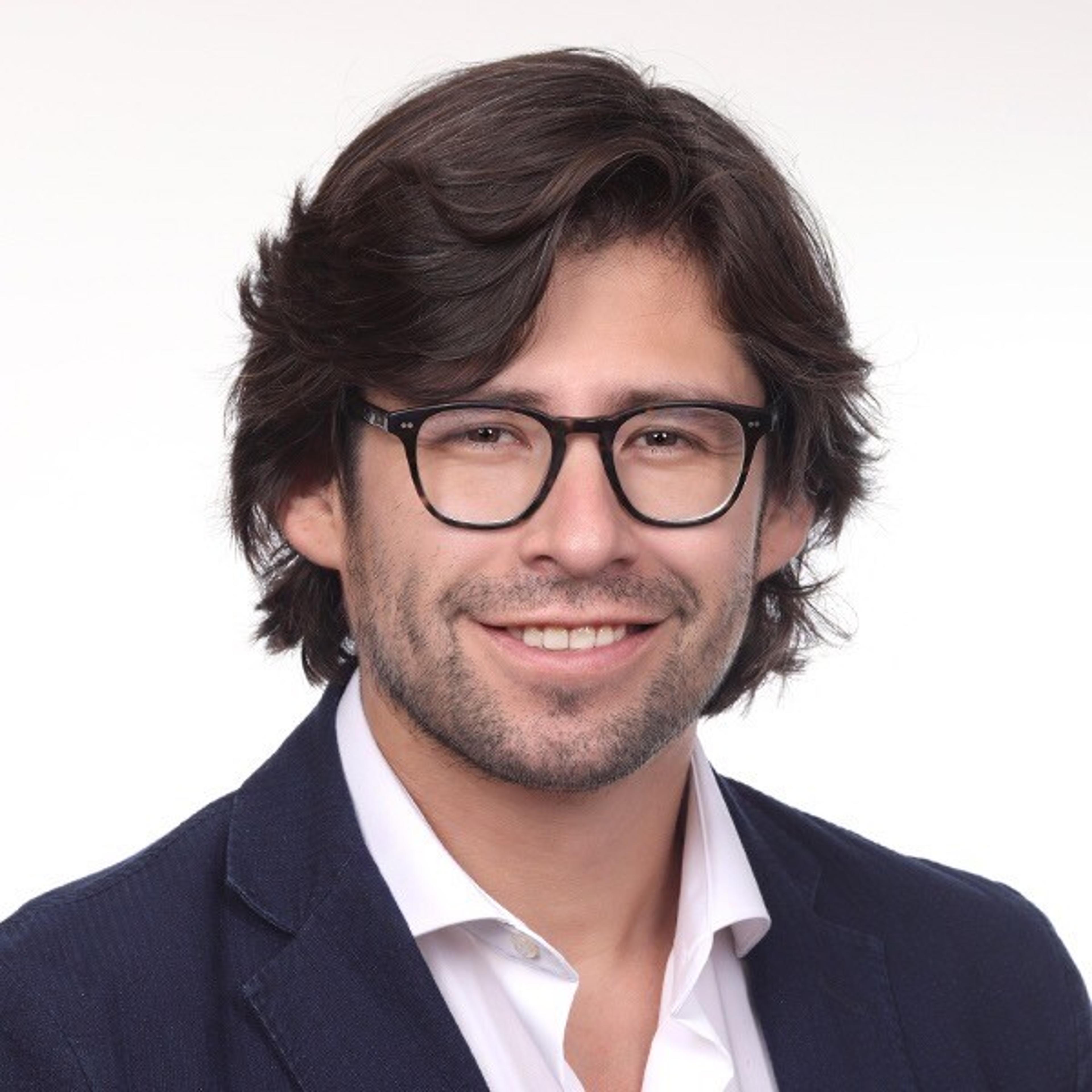 headshot of Sergio VeLarde