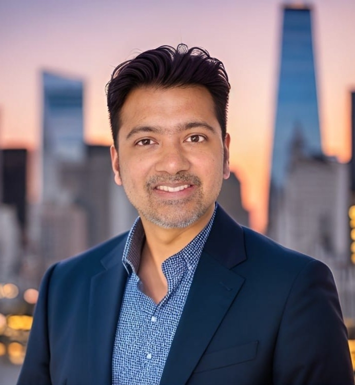 headshot of Vivek Kumar Agarwal
