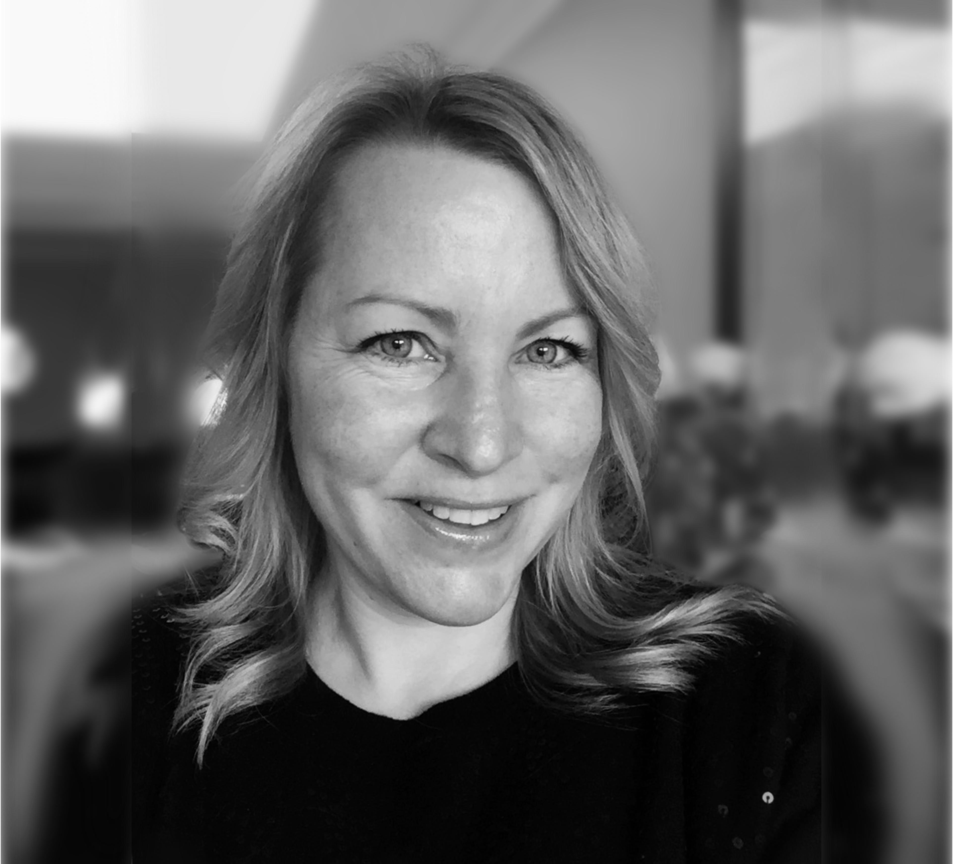 headshot of Becky Salomons