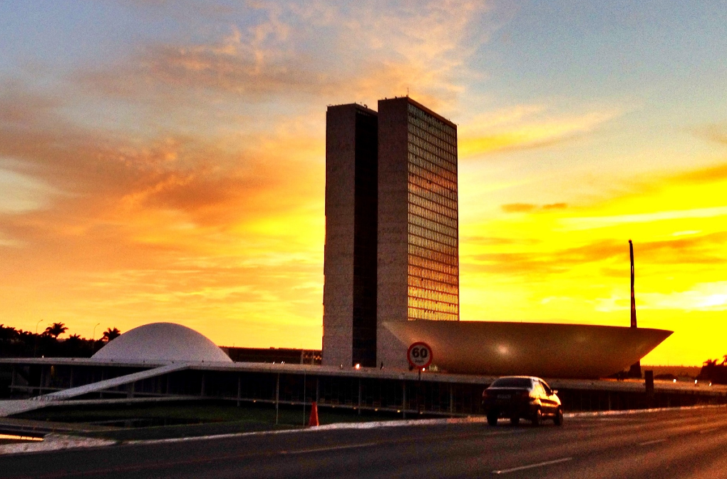 Brasilia_Brazil_sunset-skyline-latam.png