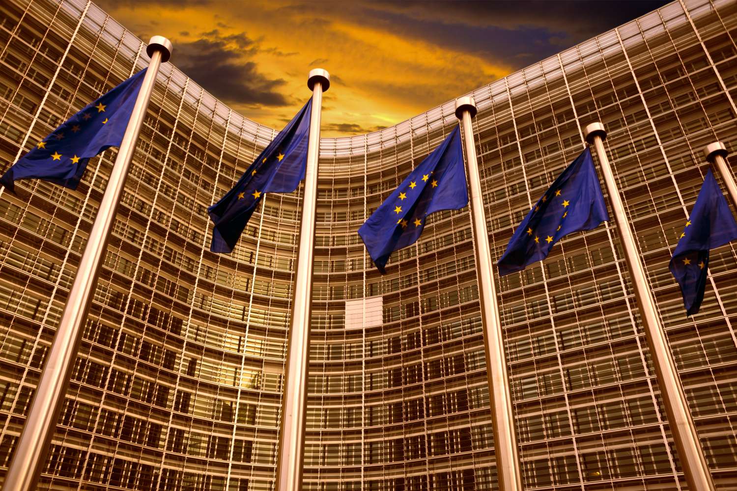 eu-commission-flags-eu-121025.jpg