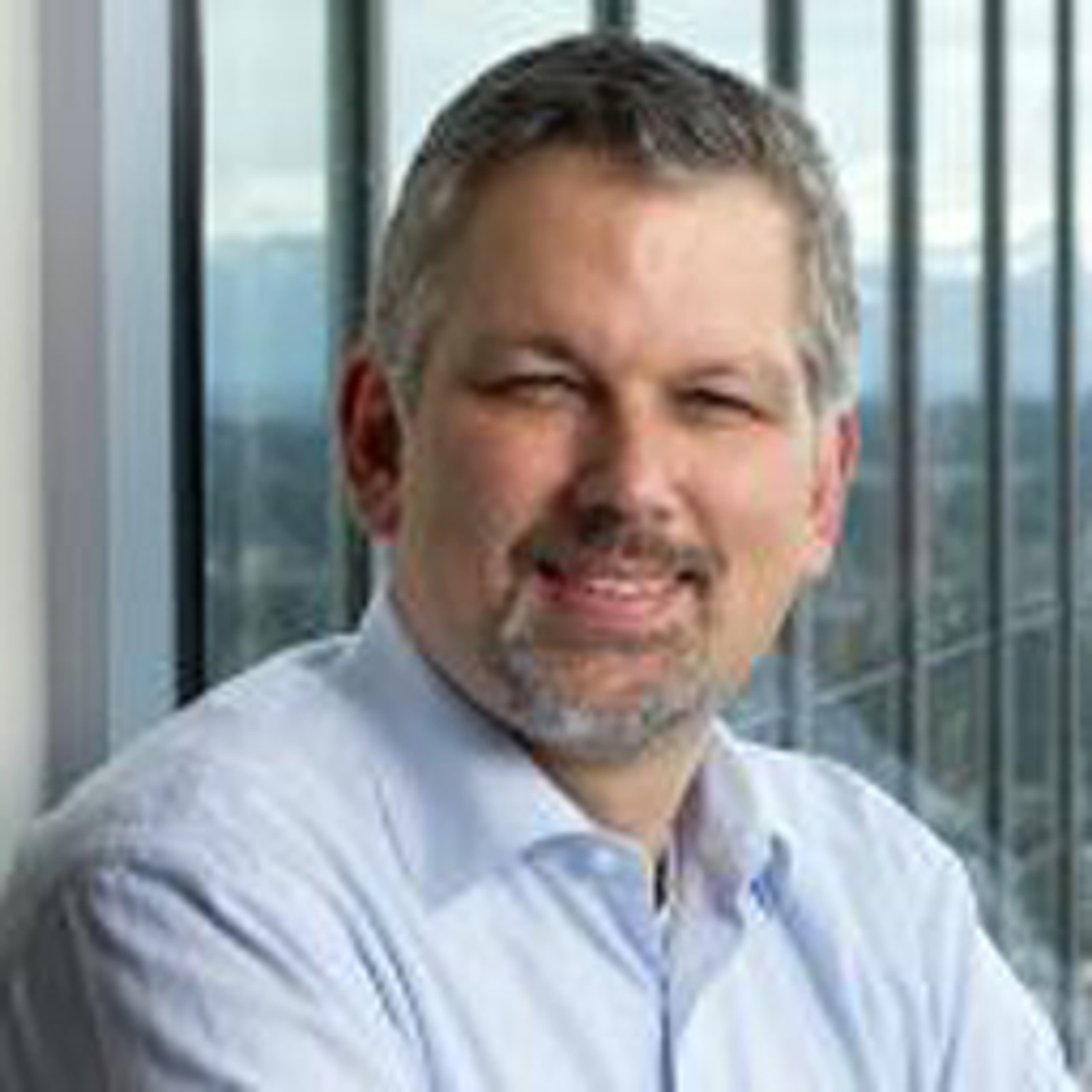 headshot of Robert Gratchner