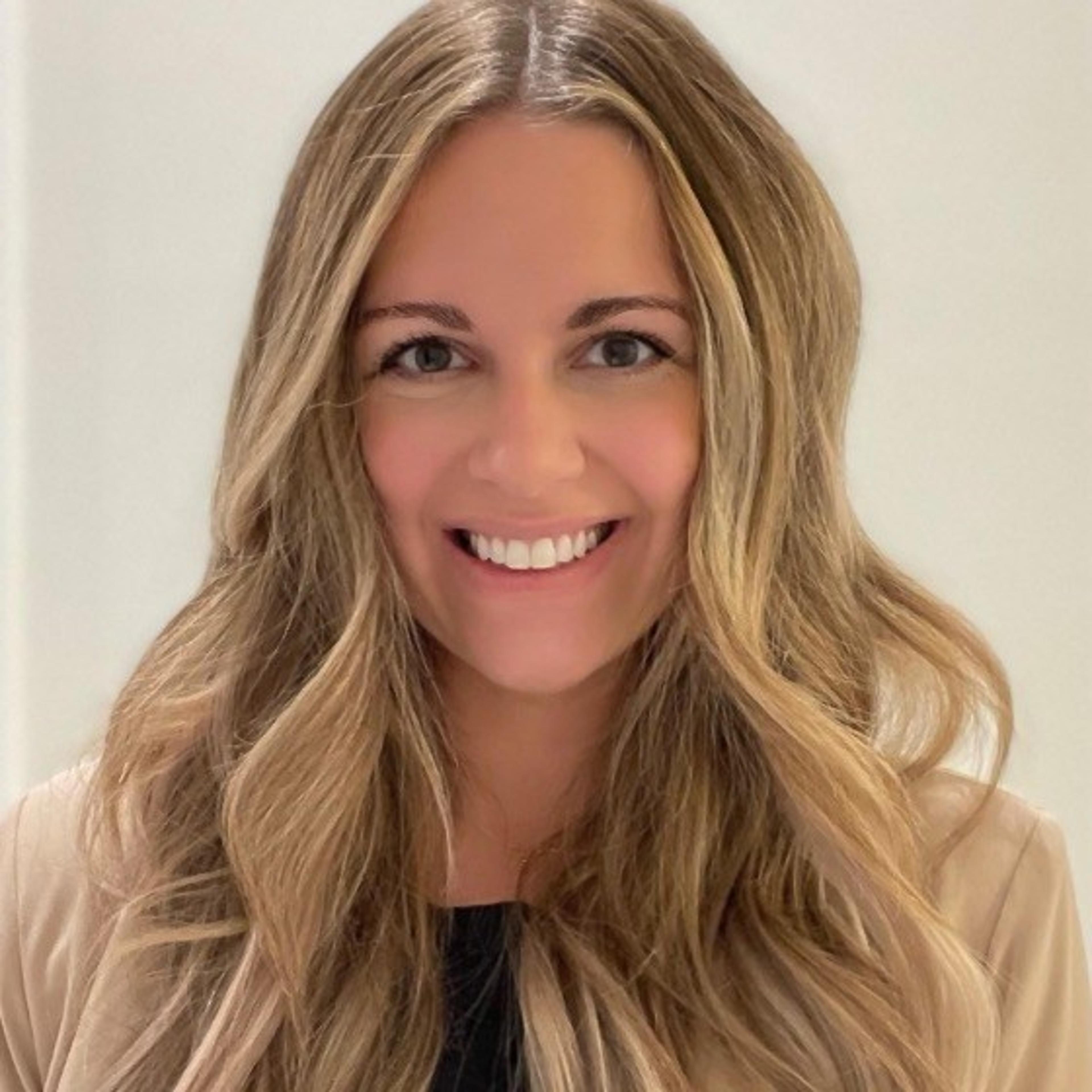 headshot of Allie Navari