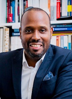 headshot of Carlos Pereira