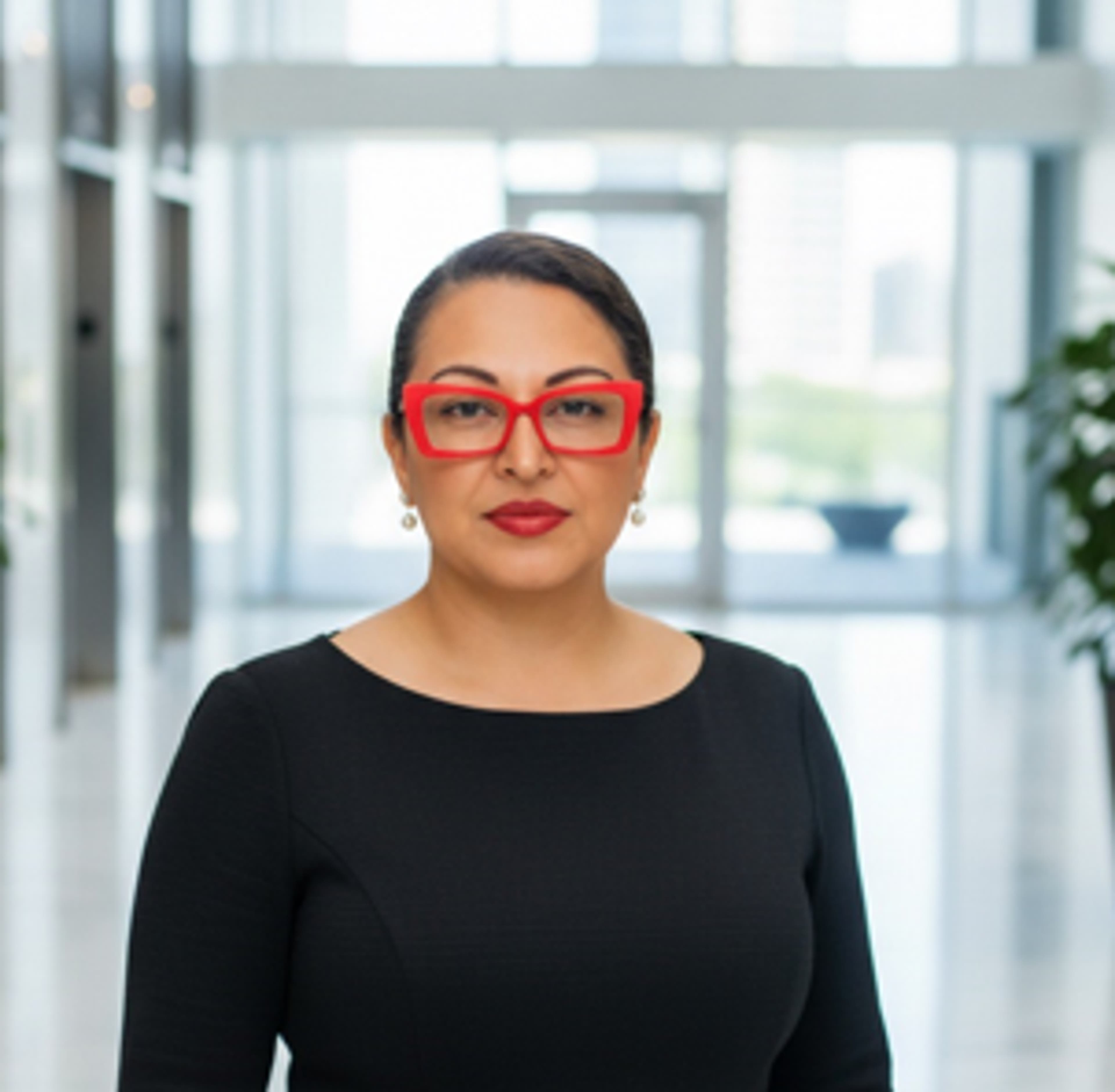 headshot of Veronica Canton