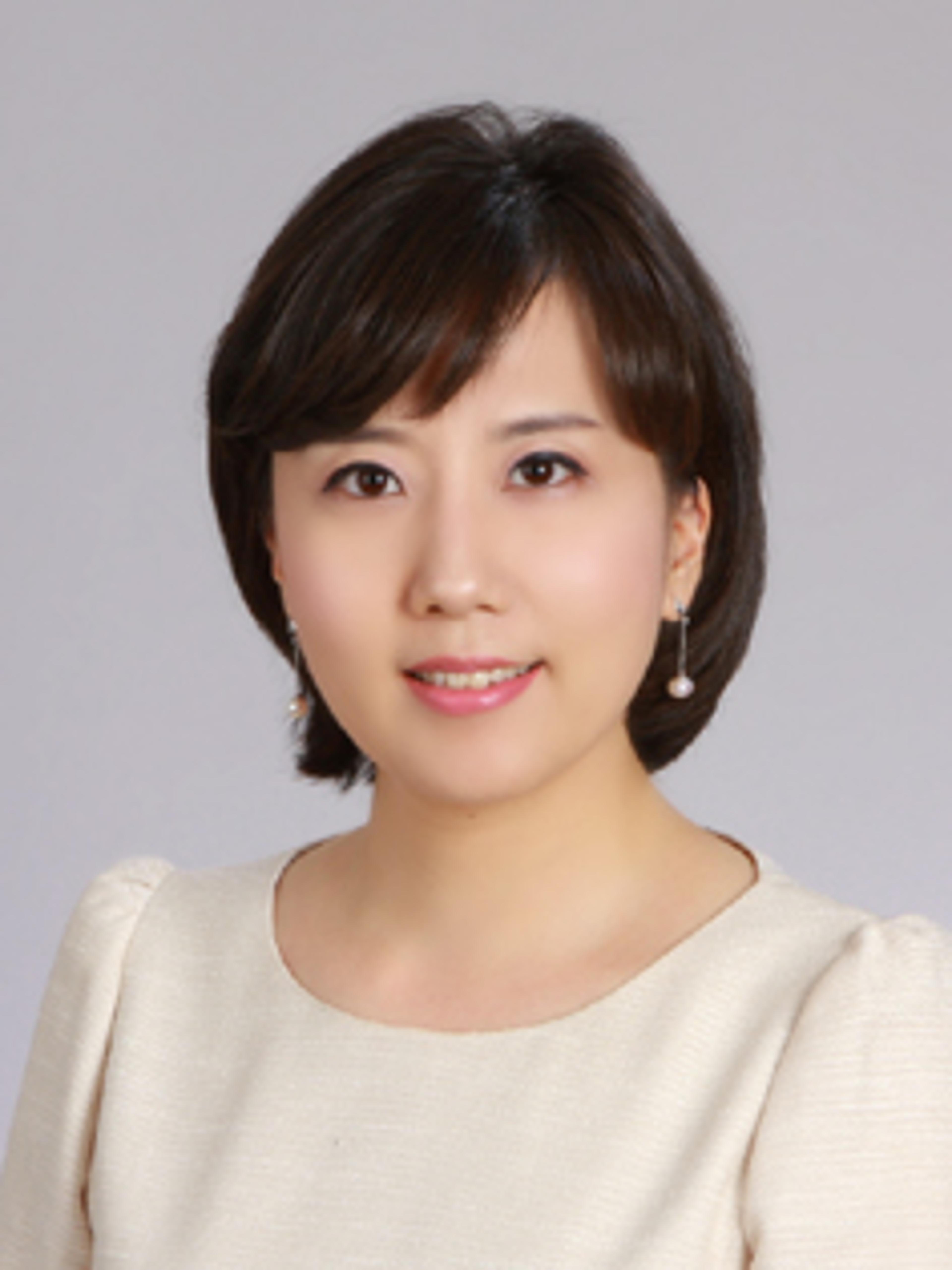 headshot of Hyekyung Kang