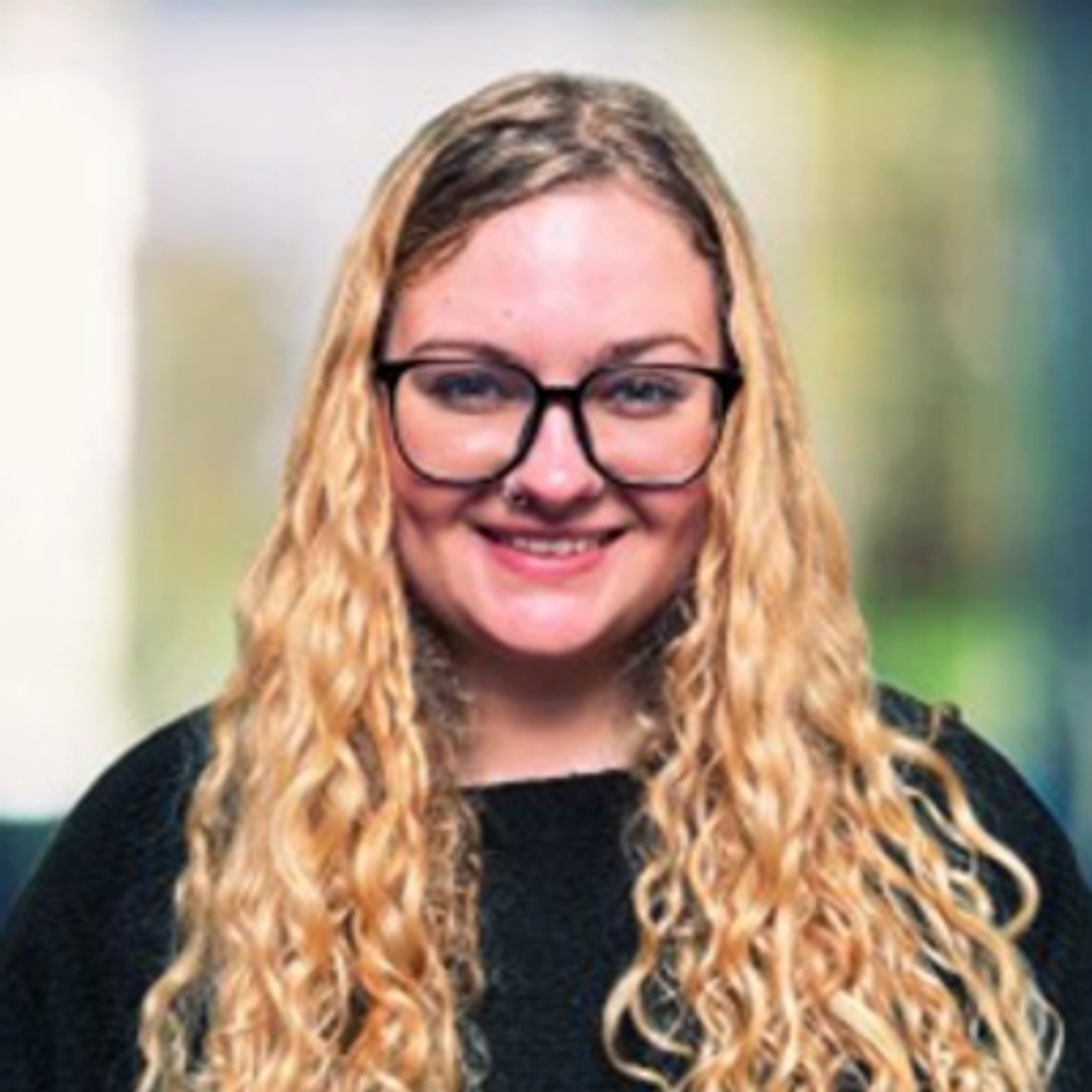 headshot of Airlie Hilliard