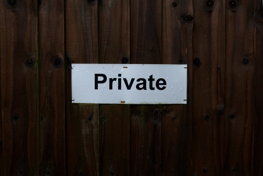 private-sign-wooden-door-personalprivacy.jpg