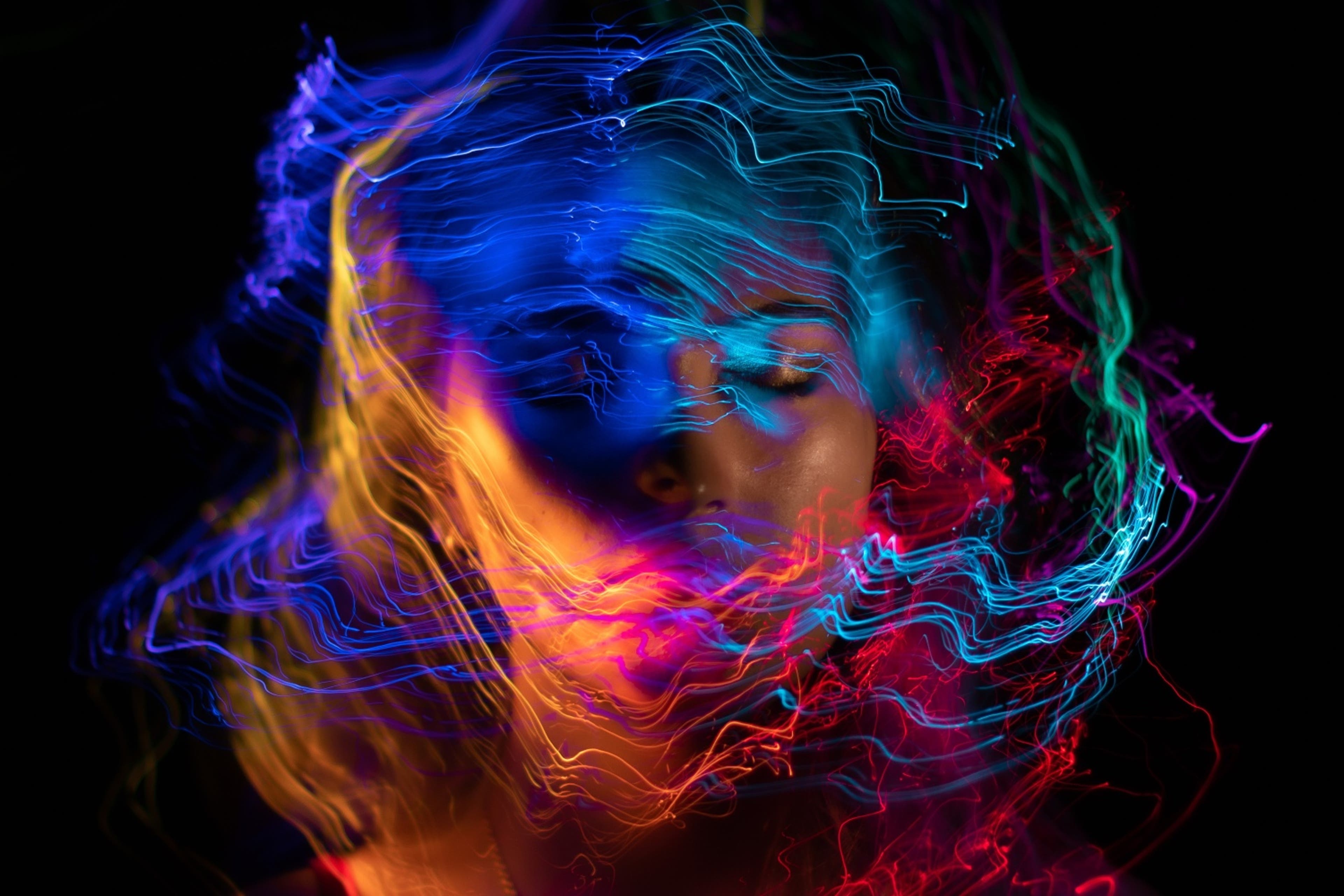 face-light-painting-ai-052825.jpg