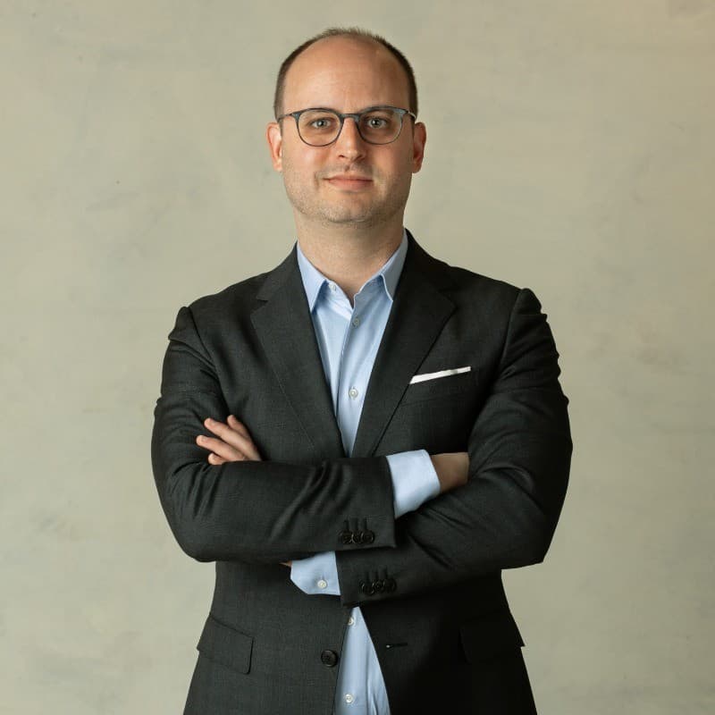 headshot of Geoffrey Schaefer