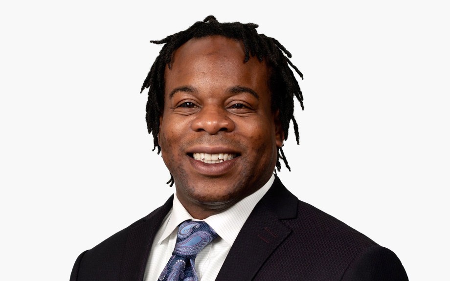 headshot of Stephen Reynolds