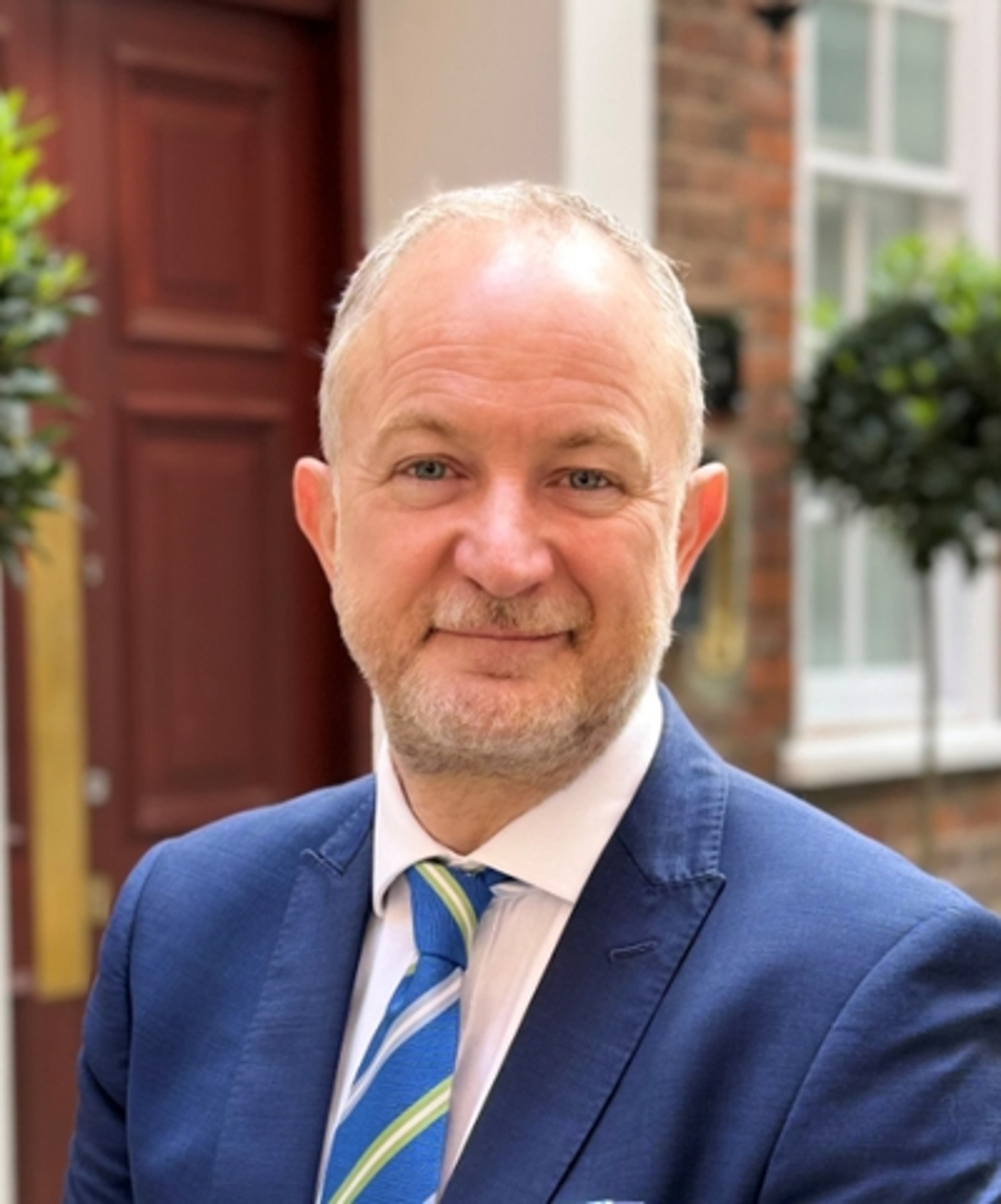 headshot of Steve Wright