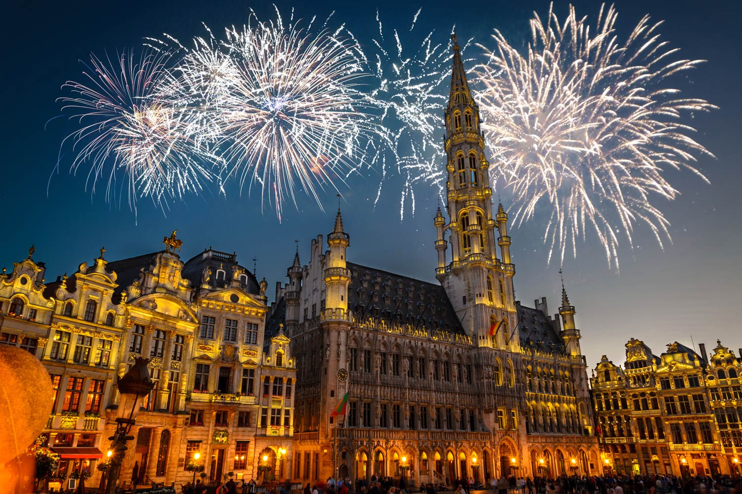 brussels-grand-place-fireworks-0011.jpg