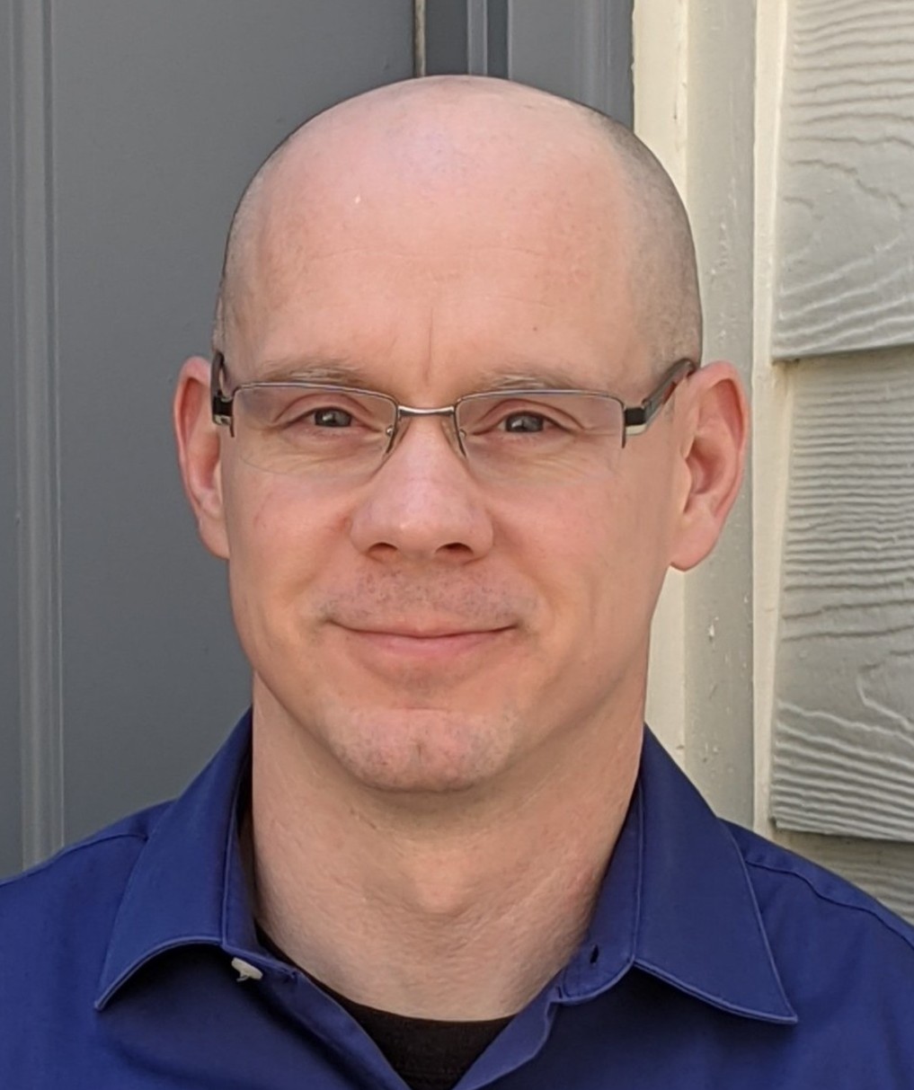 headshot of Sean Seyer