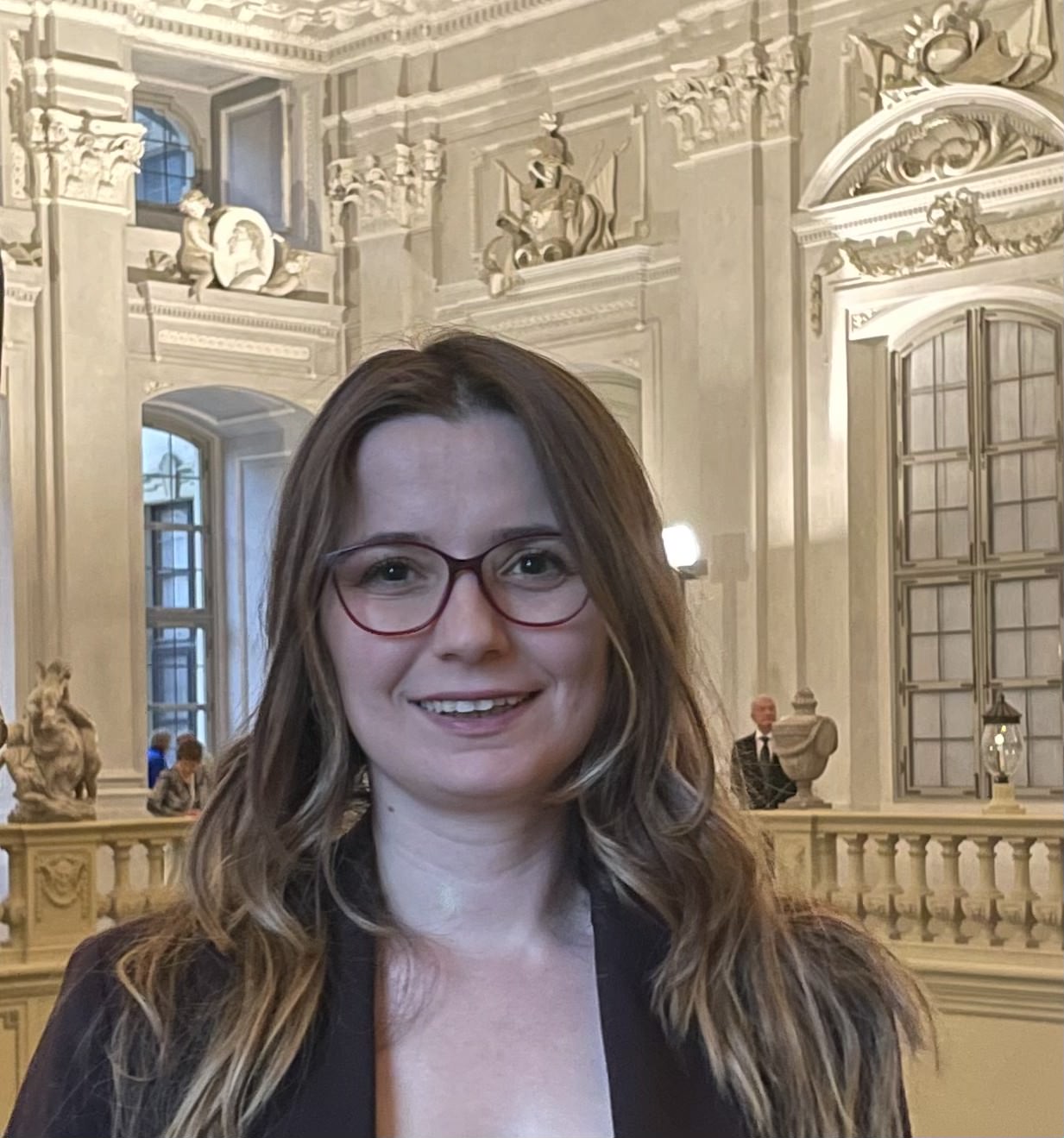 headshot of Esma Uysal