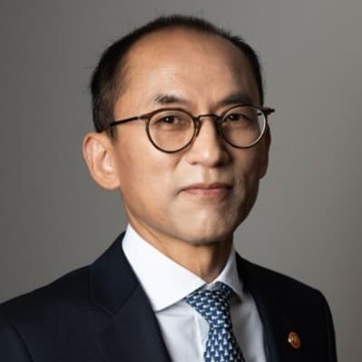 headshot of Haksoo Ko