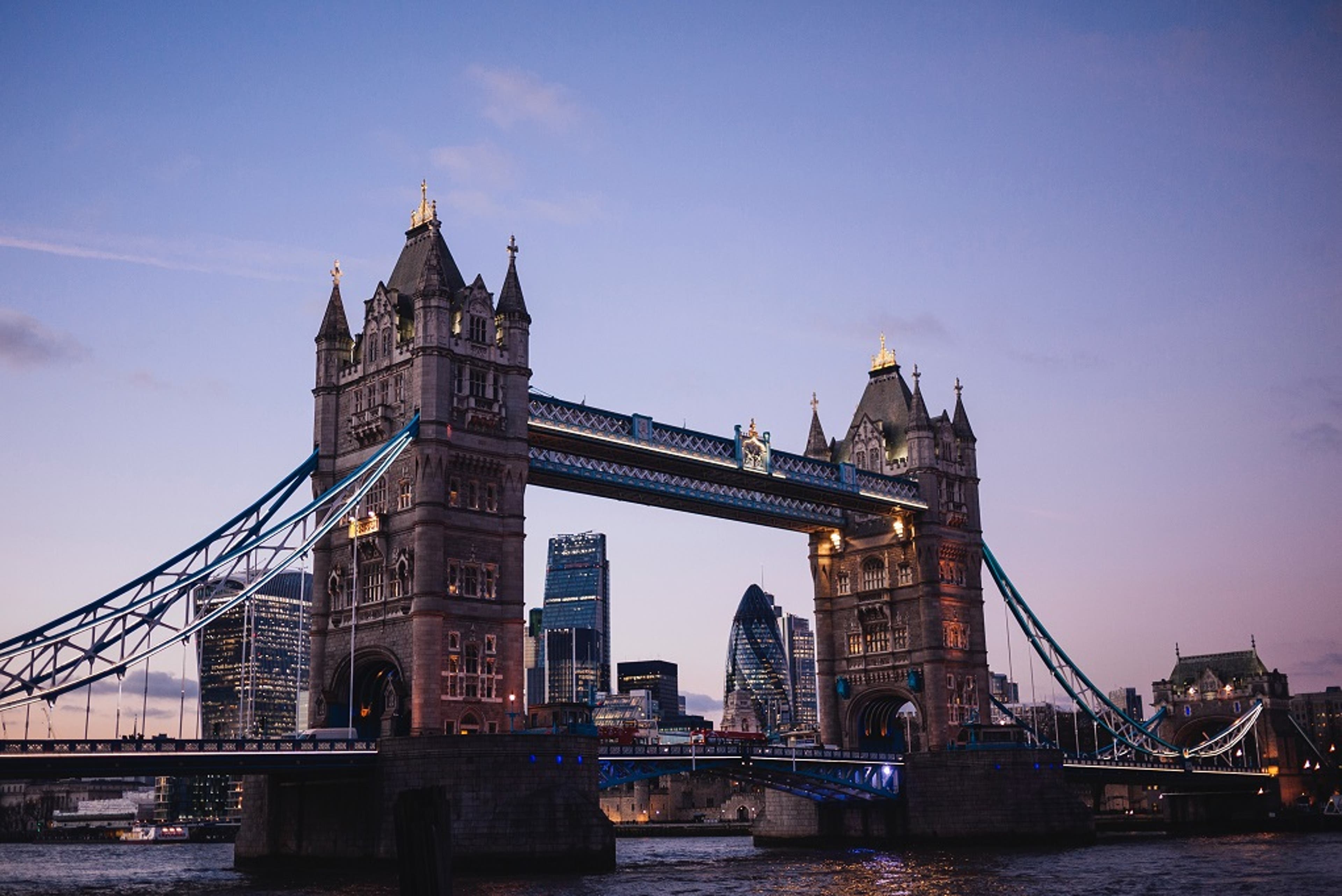 london-bridge-dusk-europe.jpg