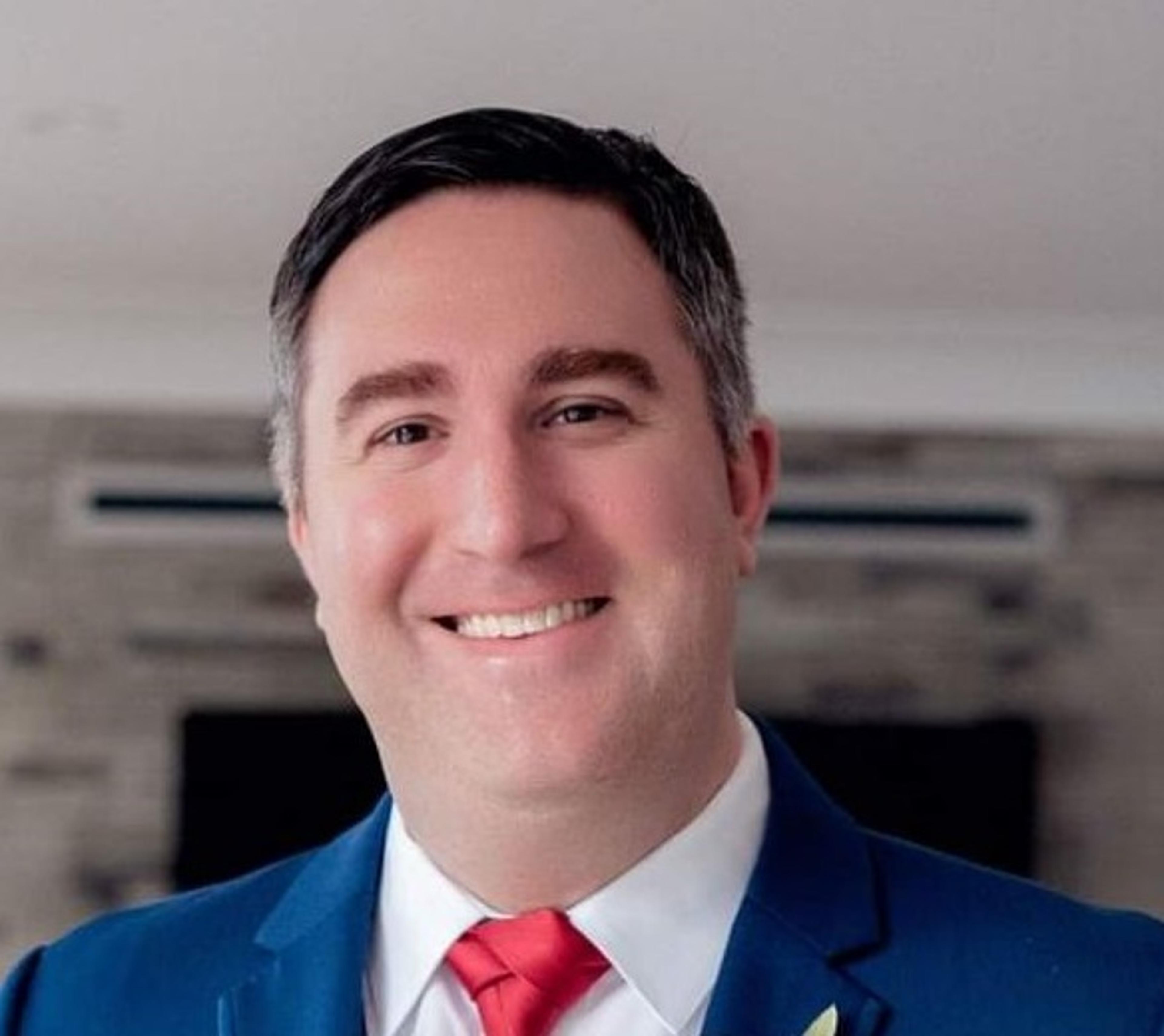 headshot of Nicholas Schmidt