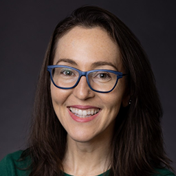 headshot of Amanda Craig Deckard