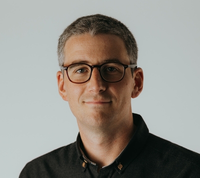 headshot of Evan Davies