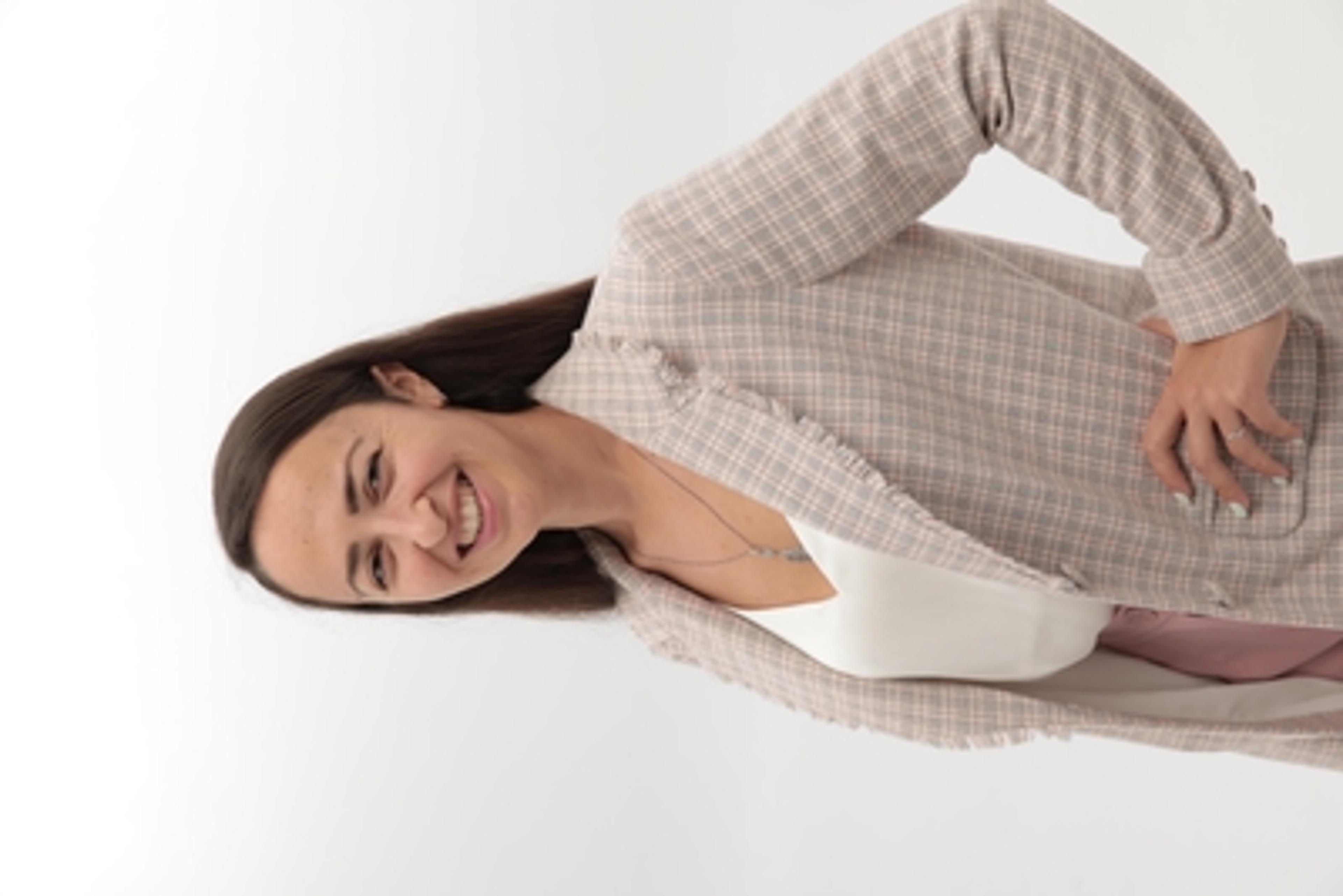 headshot of Oksana Zadniprovska