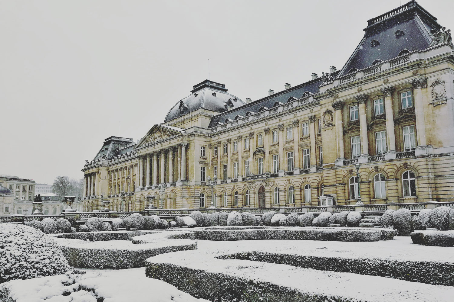 royal-palace-snow-brussels-belgium-0083.jpg