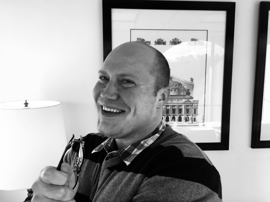 headshot of Eric Scott