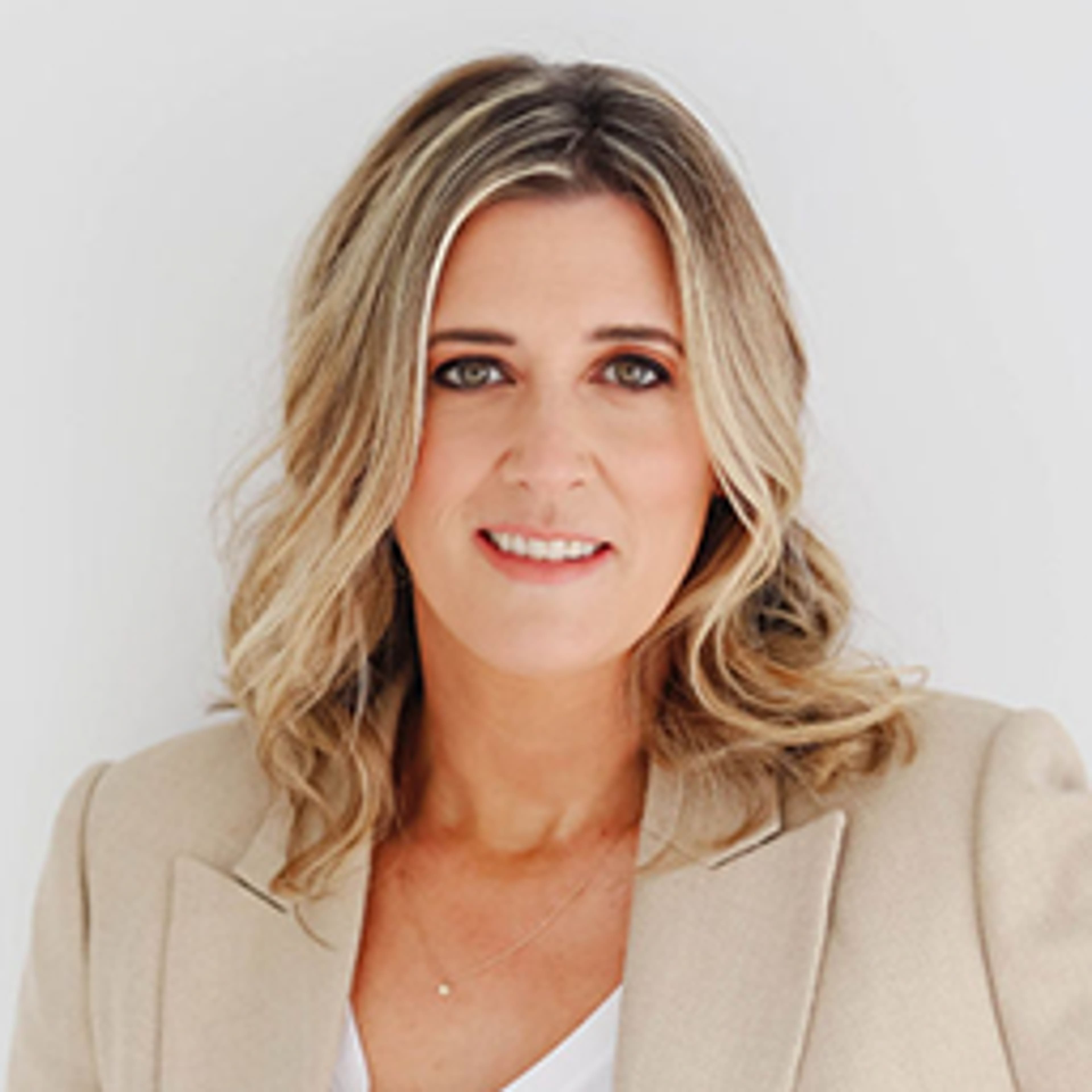 headshot of Emma Redmond