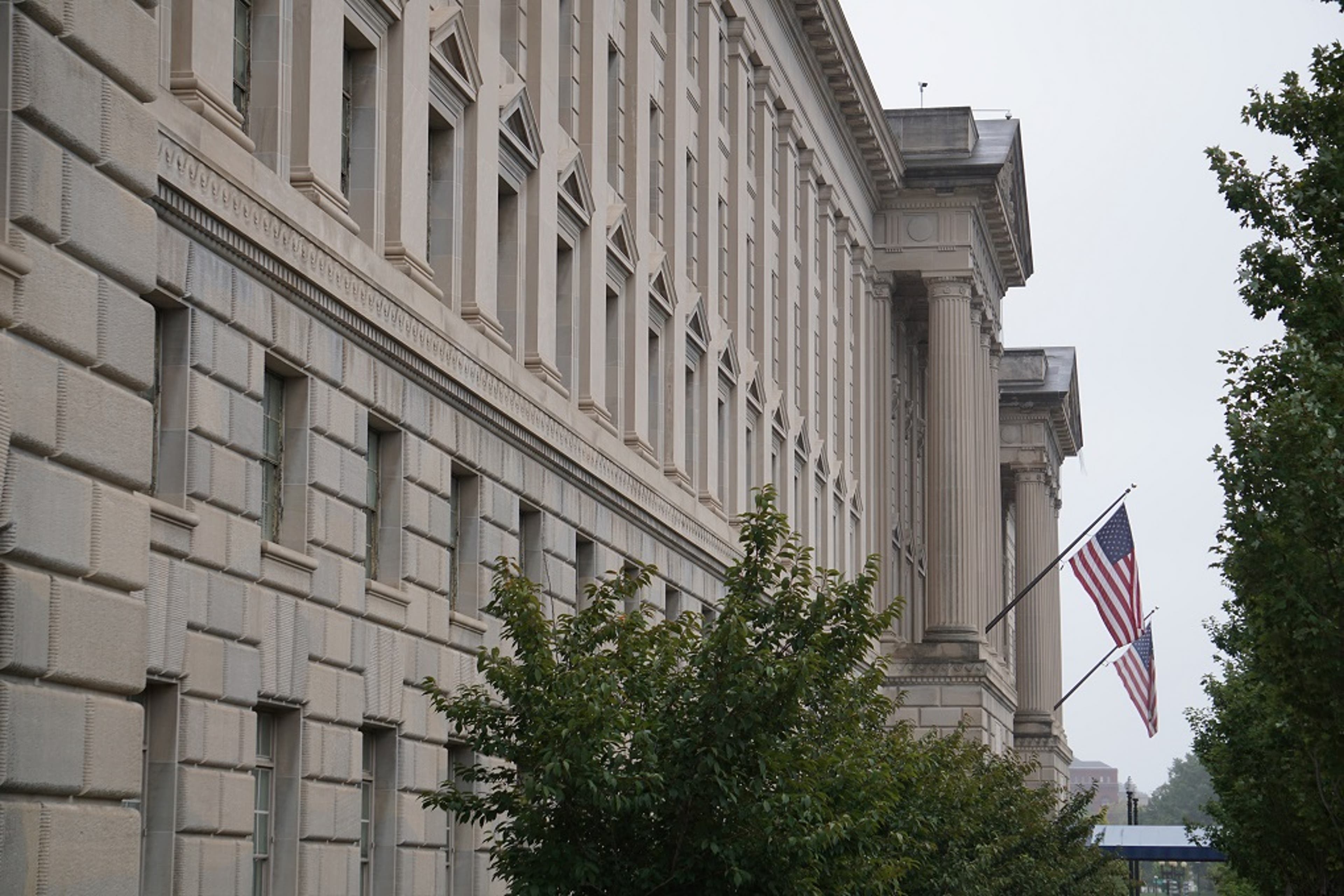 US-Dept-Commerce-building-us.jpg