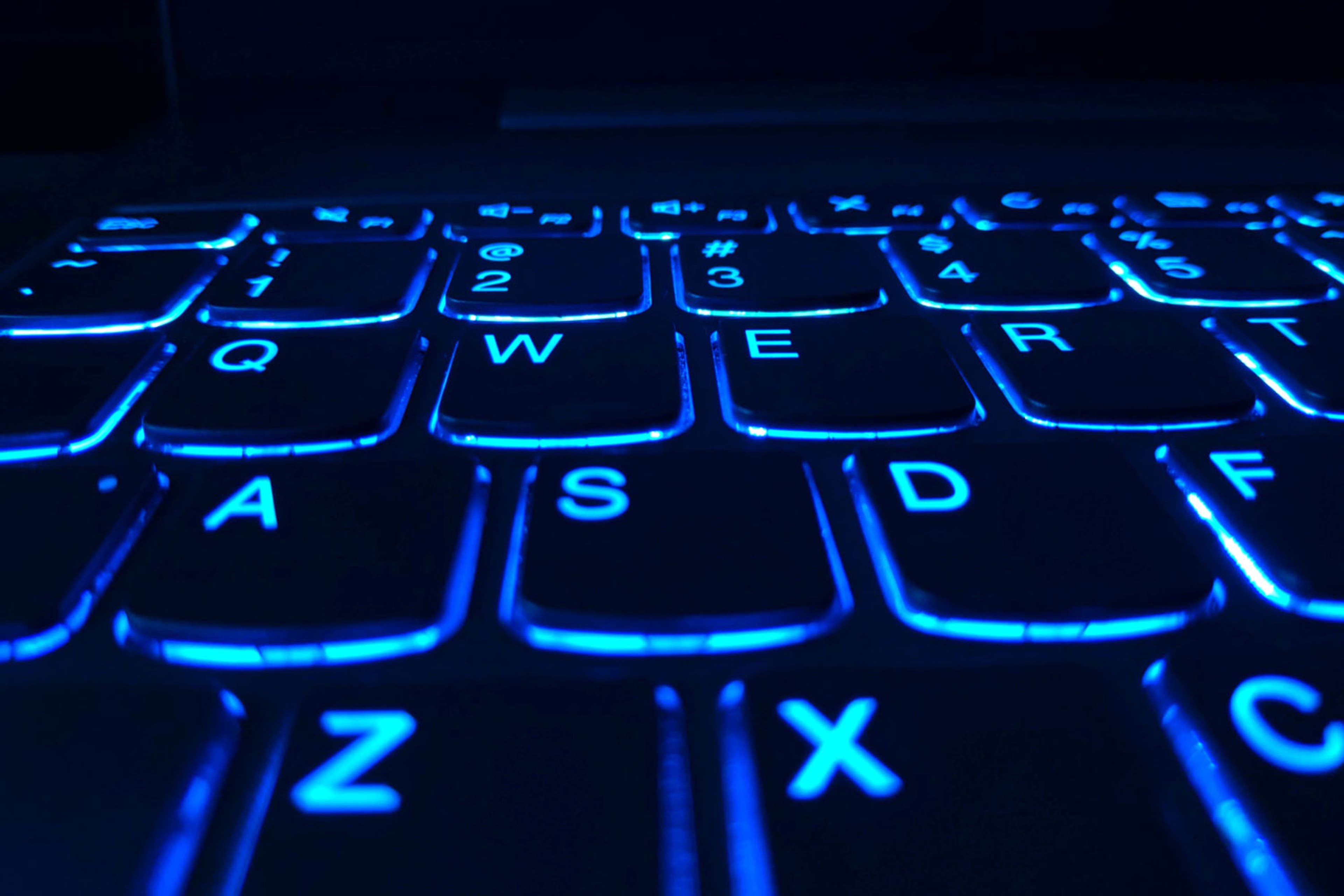 keyboard-blue-backlit-data-loss-0009.jpg