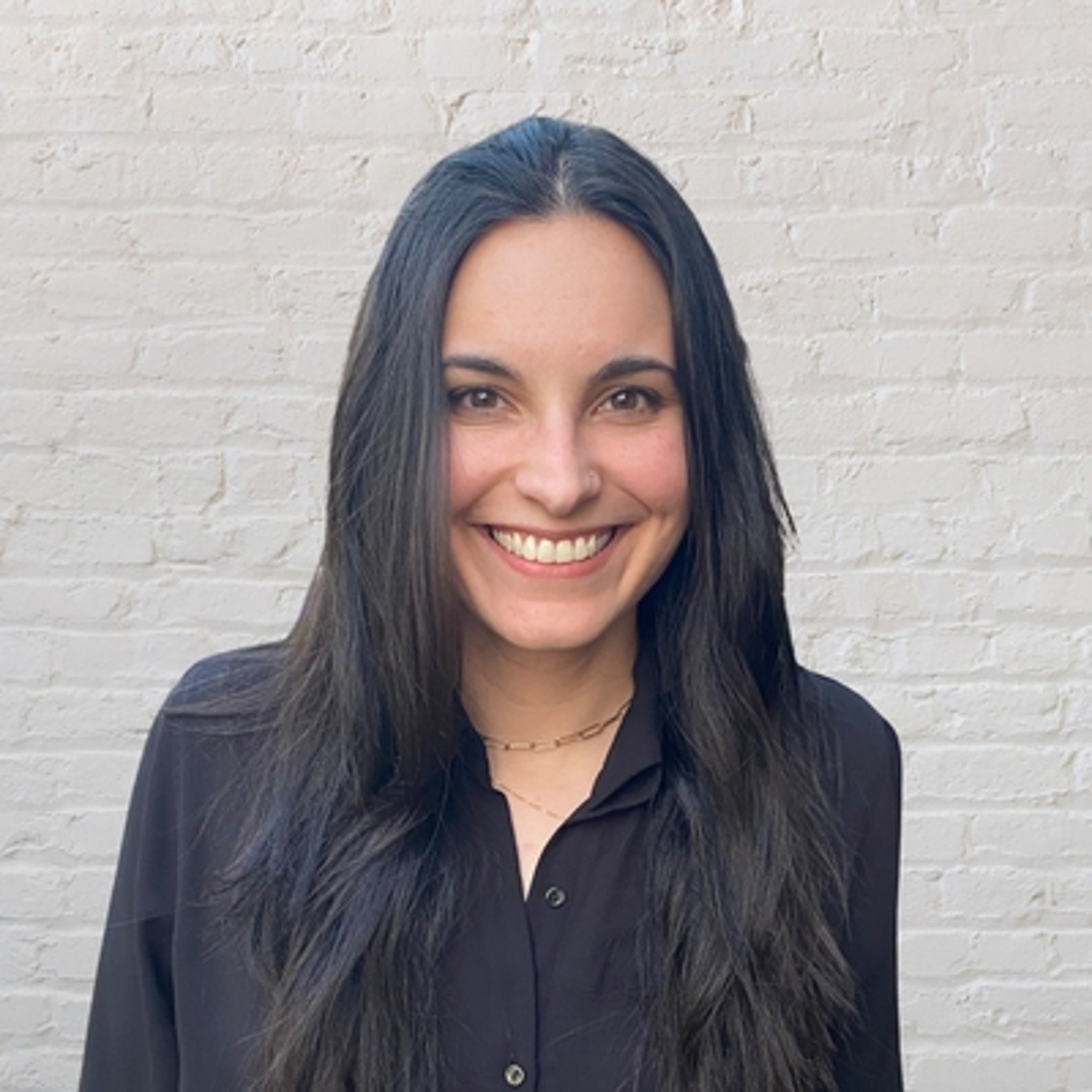 headshot of Emily Scrivens