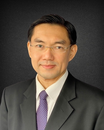 headshot of Leonard Ong